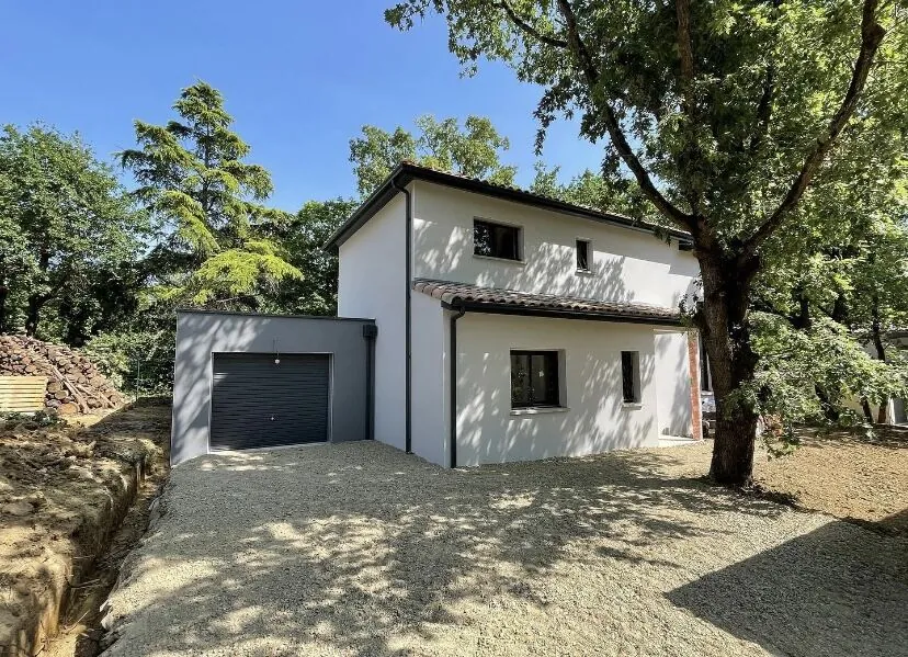 Maison de 95 m² à Baziège avec 3 chambres, garage et faible consommation d'énergie