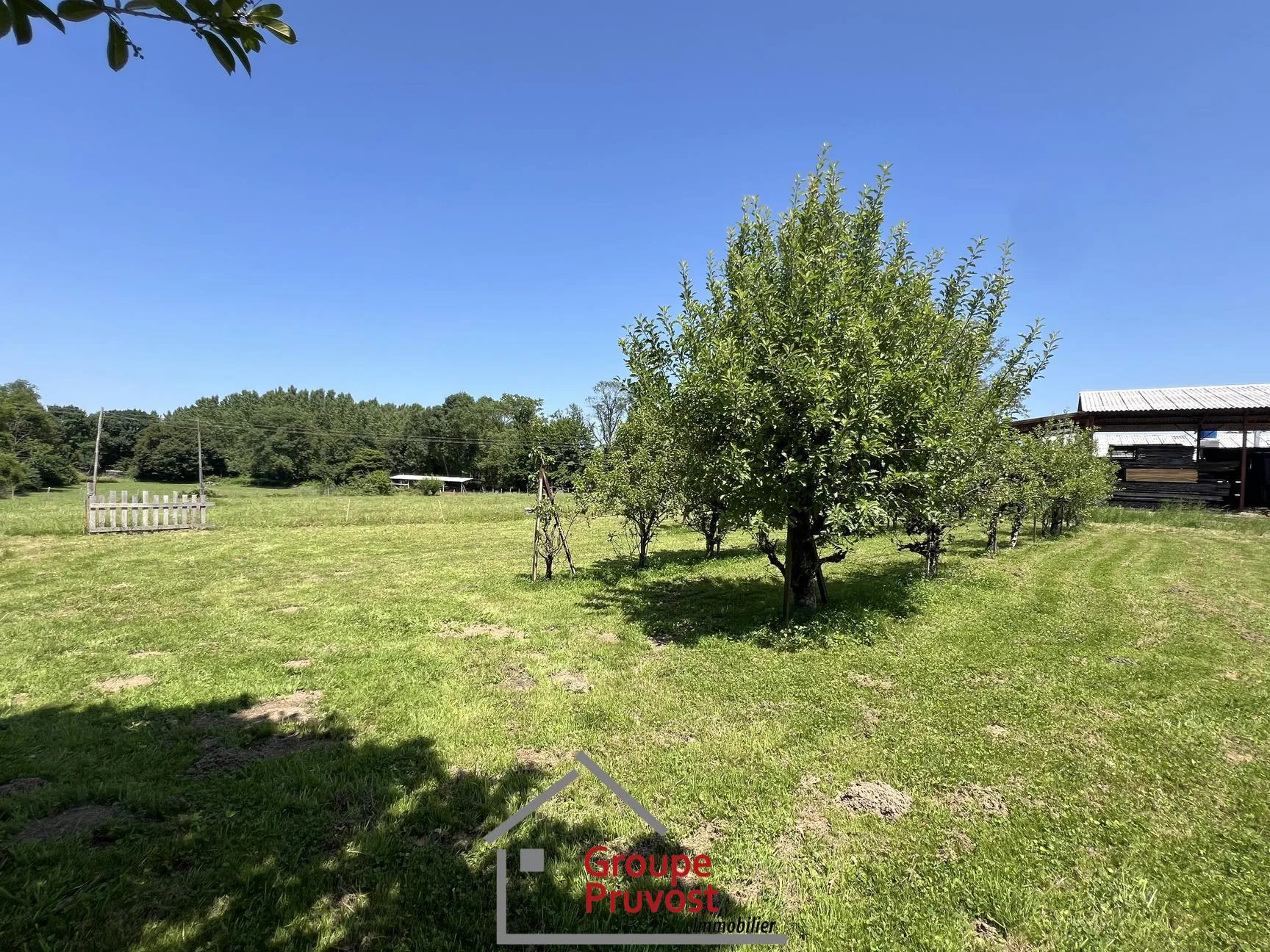 Maison familiale avec grand terrain à Saint Etienne sur Reyssouze 