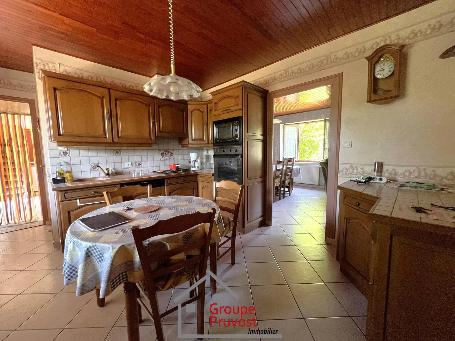 Maison familiale avec grand terrain à Saint Etienne sur Reyssouze 