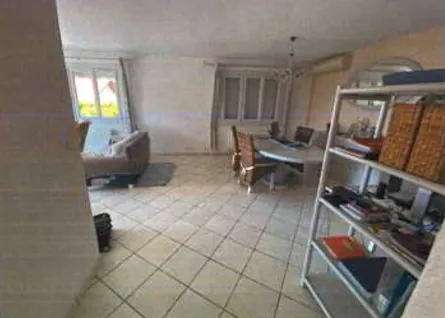 Villa de 195 m² avec jardin, piscine et 7 chambres à Saint-Ismier à vendre 140 000 € 