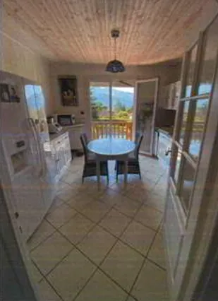 Villa de 195 m² avec jardin, piscine et 7 chambres à Saint-Ismier à vendre 140 000 € 