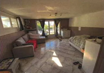 Villa de 195 m² avec jardin, piscine et 7 chambres à Saint-Ismier à vendre 140 000 € 