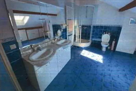 Villa de 195 m² avec jardin, piscine et 7 chambres à Saint-Ismier à vendre 140 000 € 