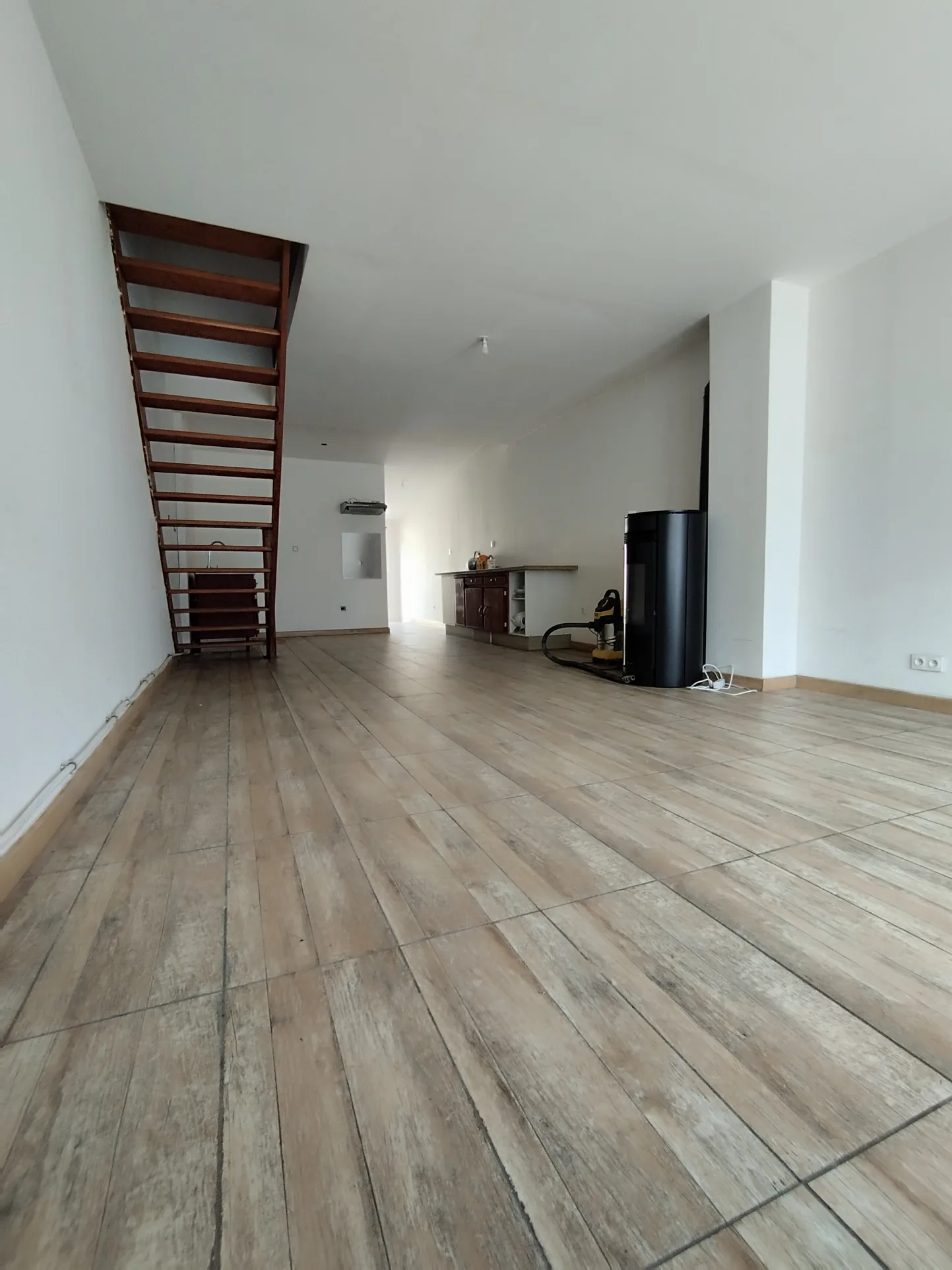 Maison mitoyenne à Annezin en plein centre-ville - 89 m² avec cour