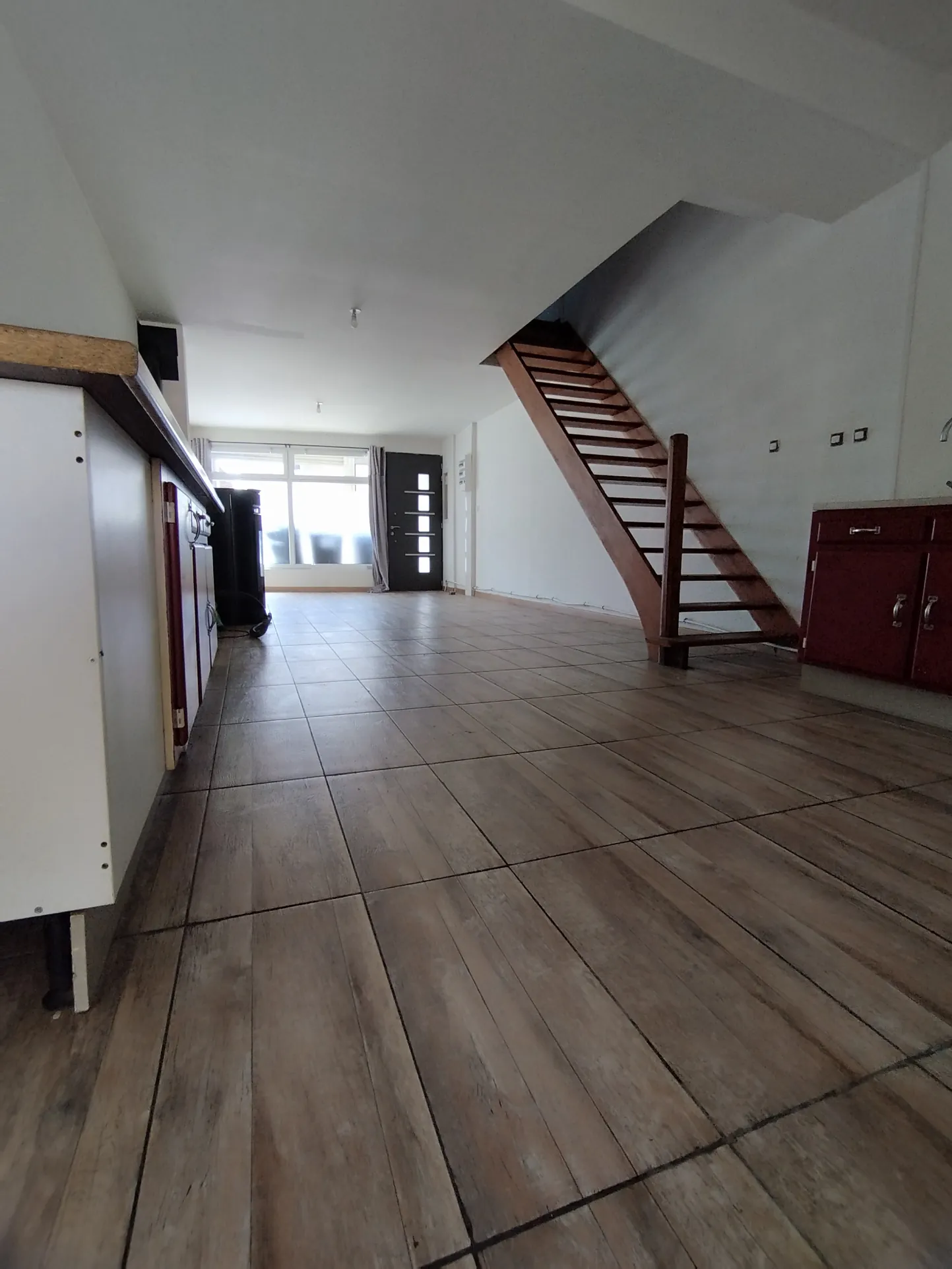 Maison mitoyenne à Annezin en plein centre-ville - 89 m² avec cour 