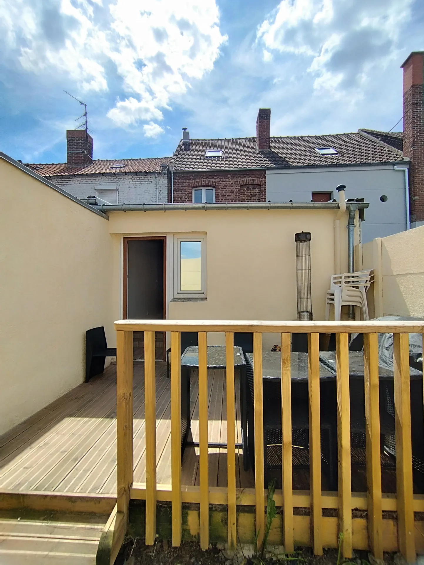 Maison mitoyenne à Annezin en plein centre-ville - 89 m² avec cour 