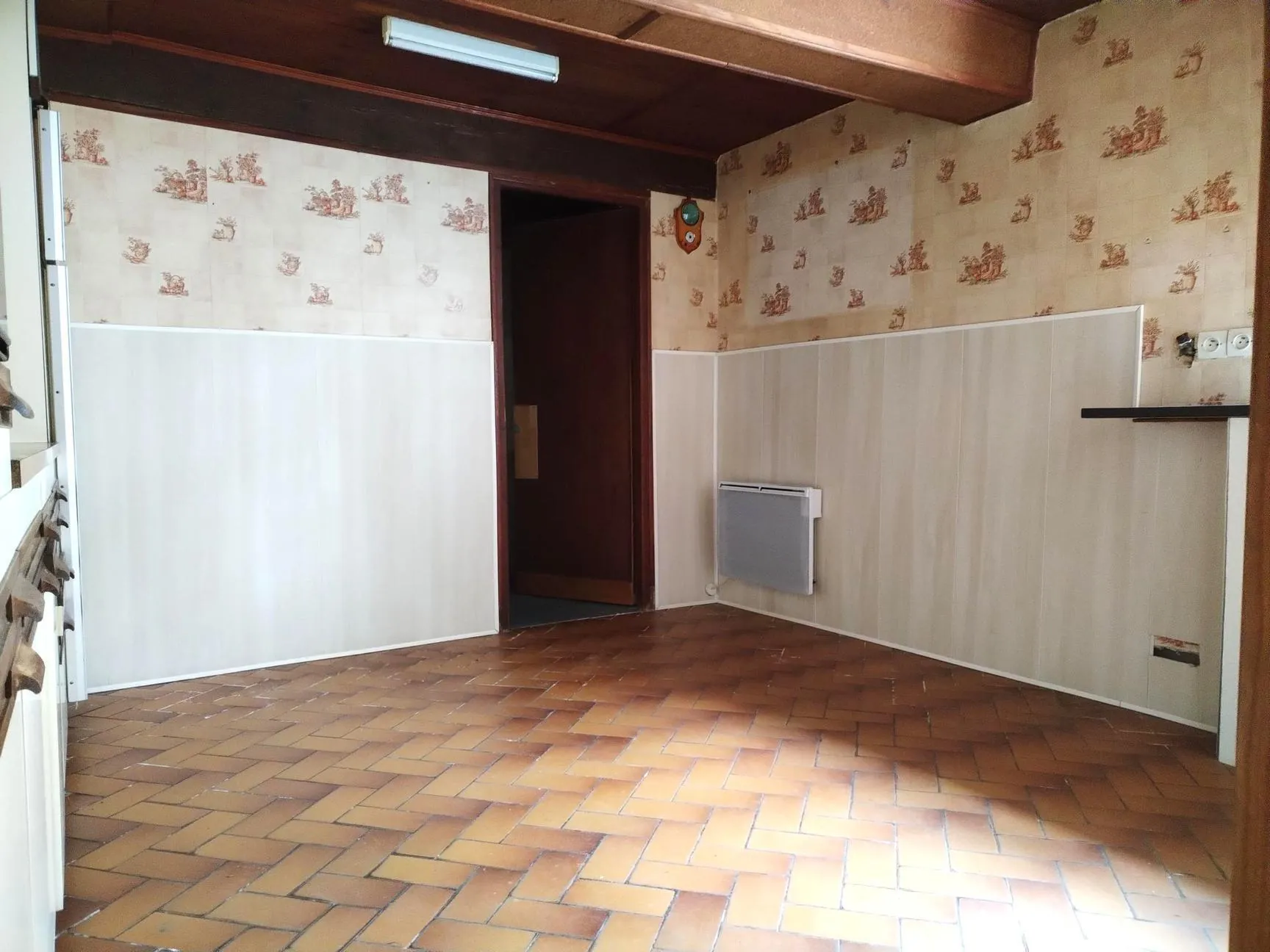 Maison de village à rénover à Saint-Brice avec jardin de 200 m² 