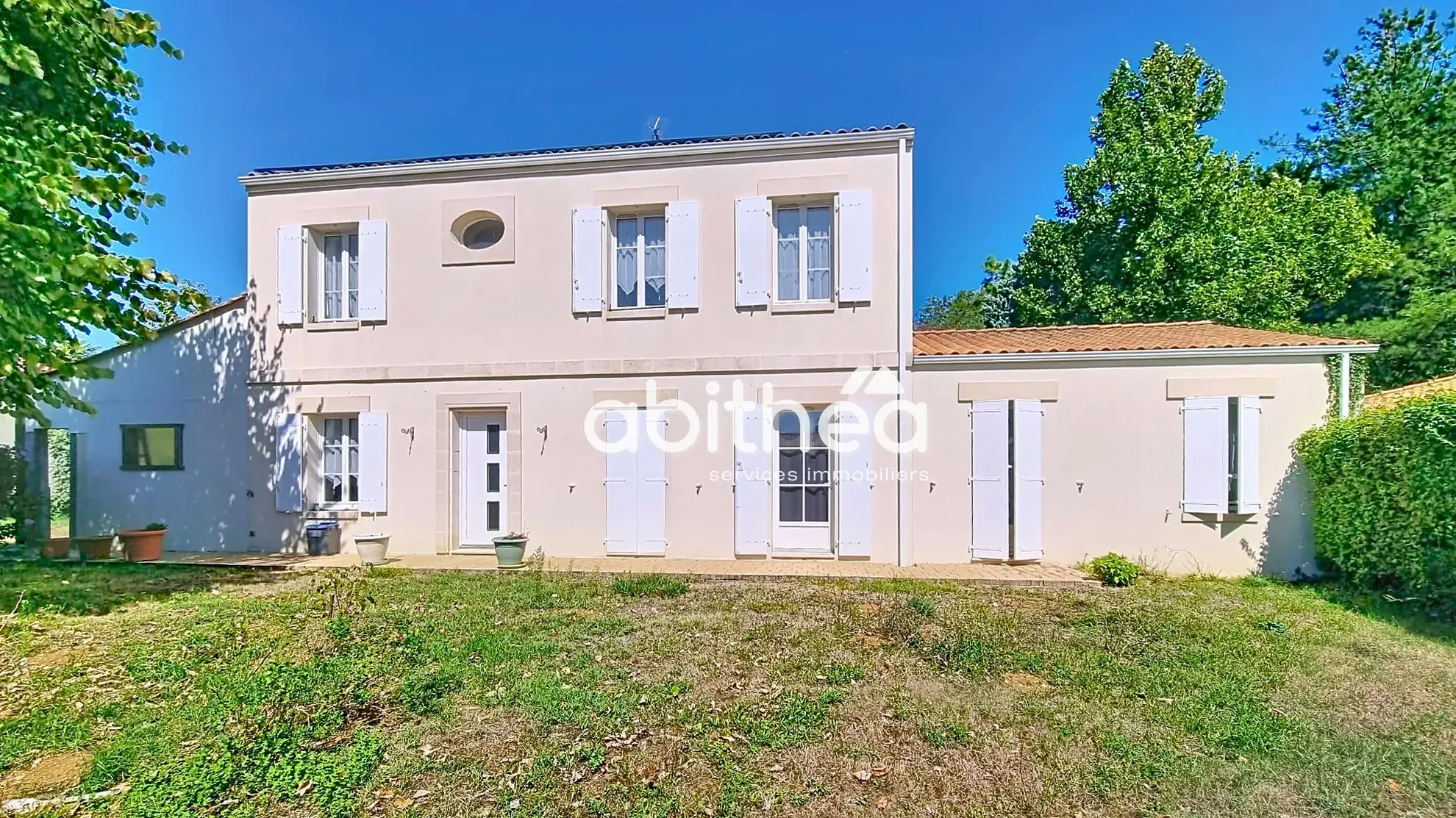 Maison de 134 m² à Saint Genis de Saintonge avec jardin et panneaux solaires