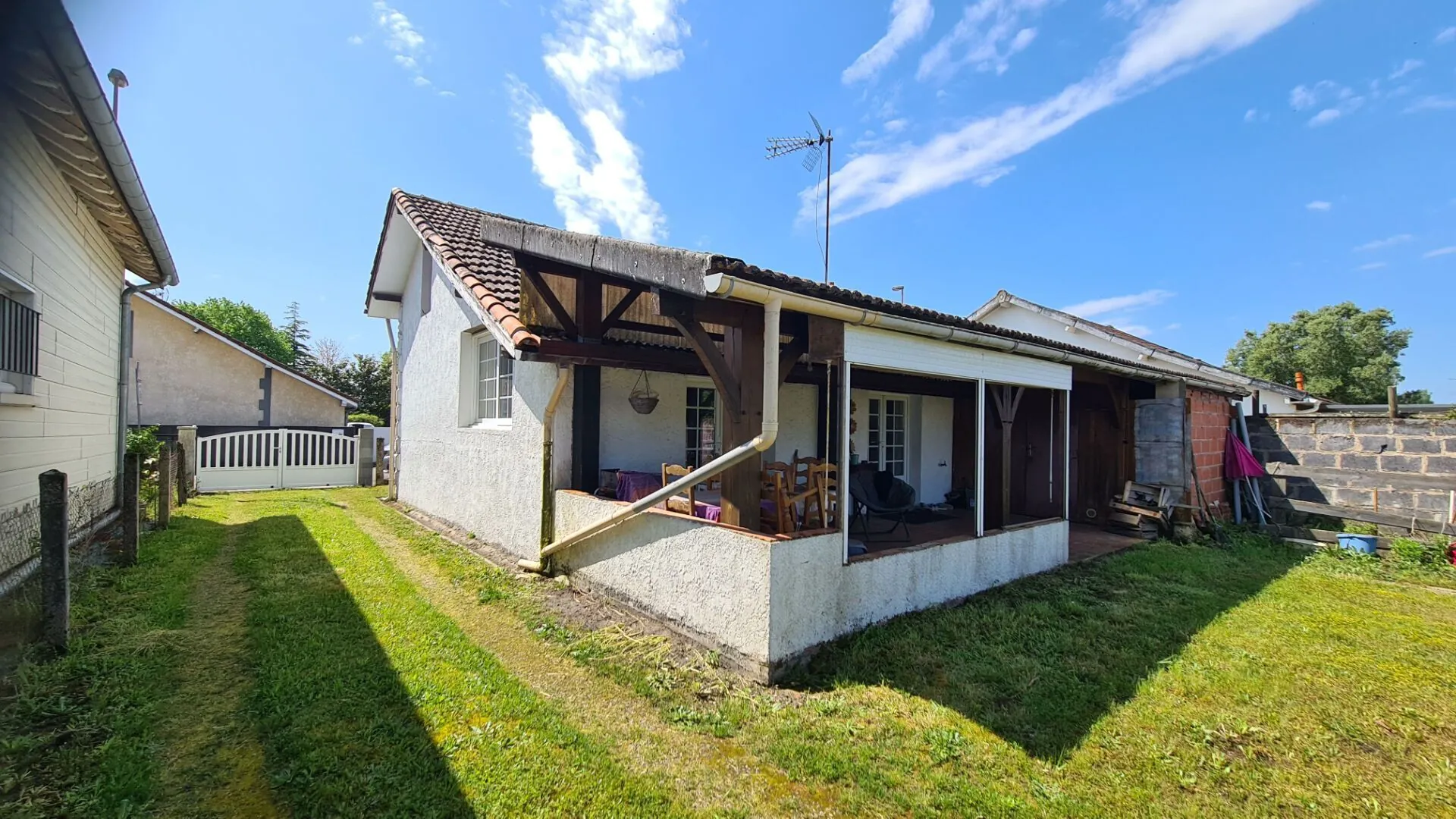 Charmante maison ancienne rénovée avec jardin et terrasse à Morcenx 