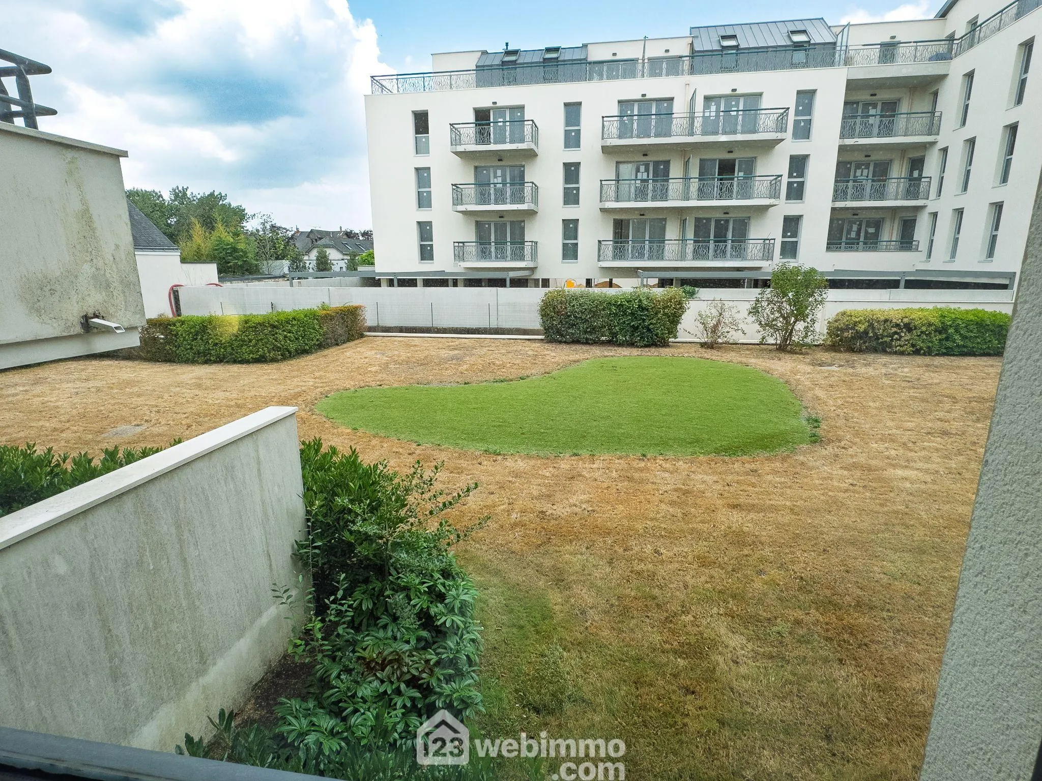 Appartement 48 m² à Avrillé, proche Angers, avec terrasse et parking 