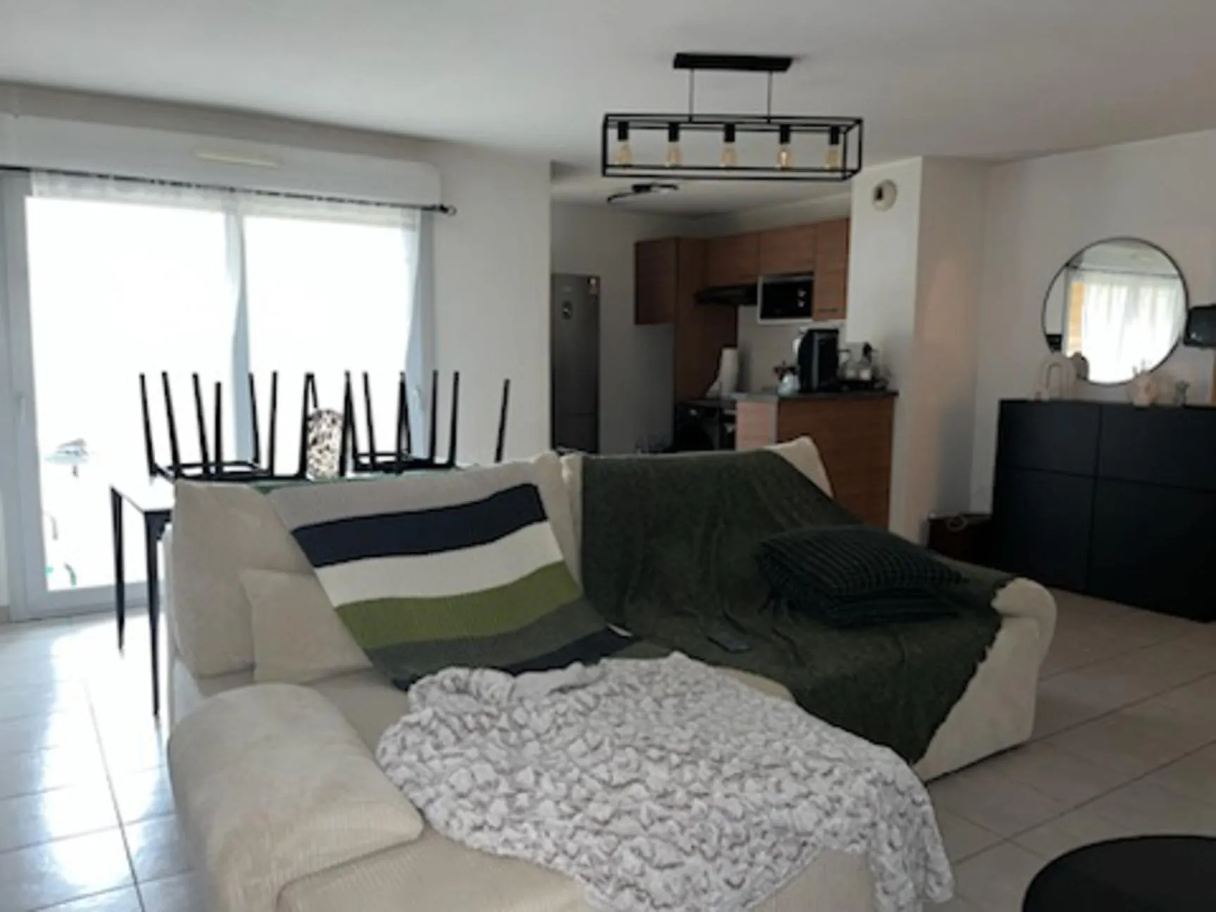 Appartement 3 pièces avec terrasse à Saint-André, sécurisé, loué jusqu'en 2026 