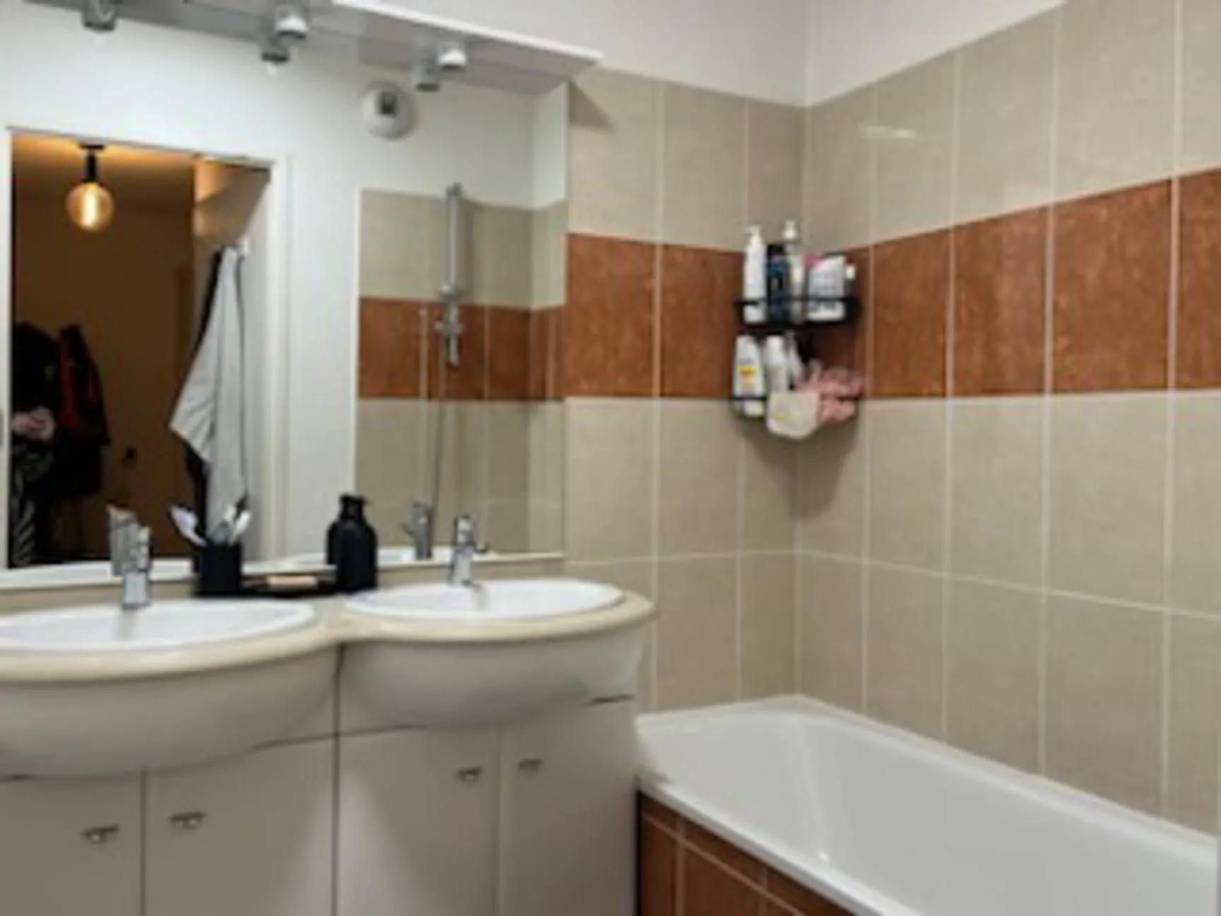 Appartement 3 pièces avec terrasse à Saint-André, sécurisé, loué jusqu'en 2026 