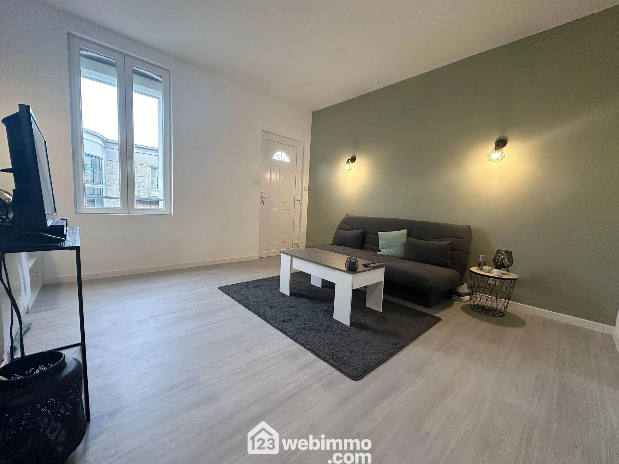 Maison de ville rénovée de 78 m² à Laon, idéale pour achat ou investissement 