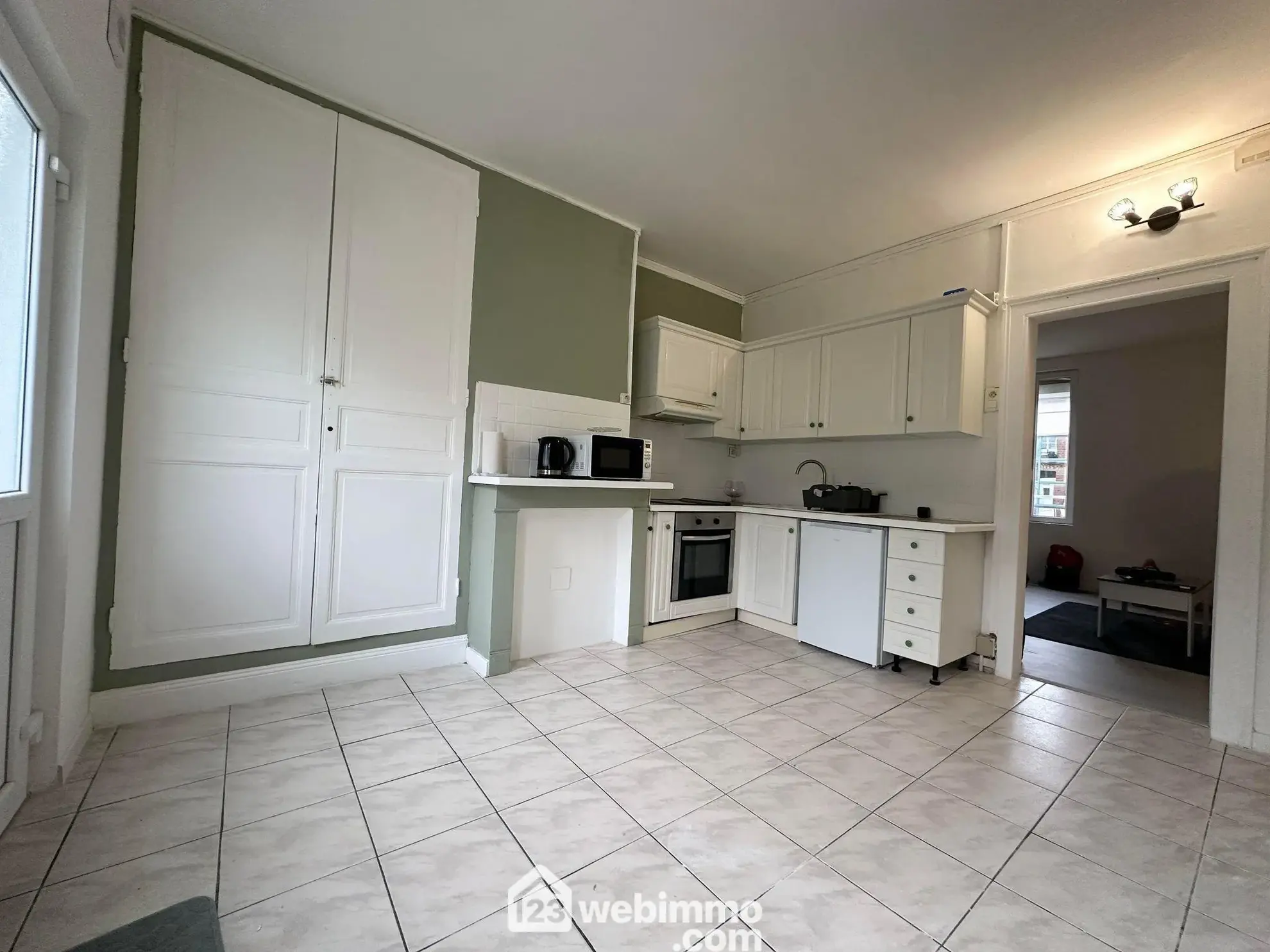 Maison de ville rénovée de 78 m² à Laon, idéale pour achat ou investissement 