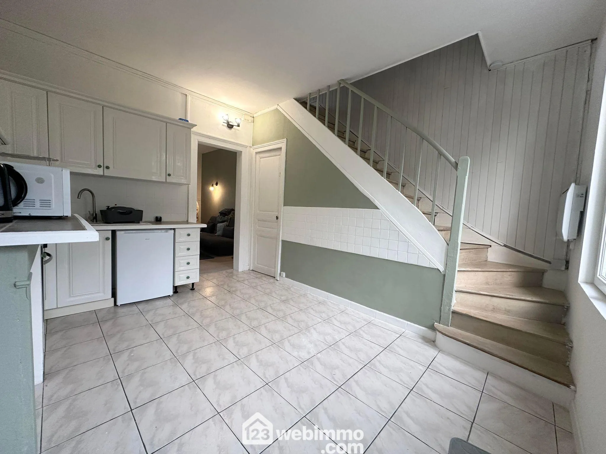 Maison de ville rénovée de 78 m² à Laon, idéale pour achat ou investissement 