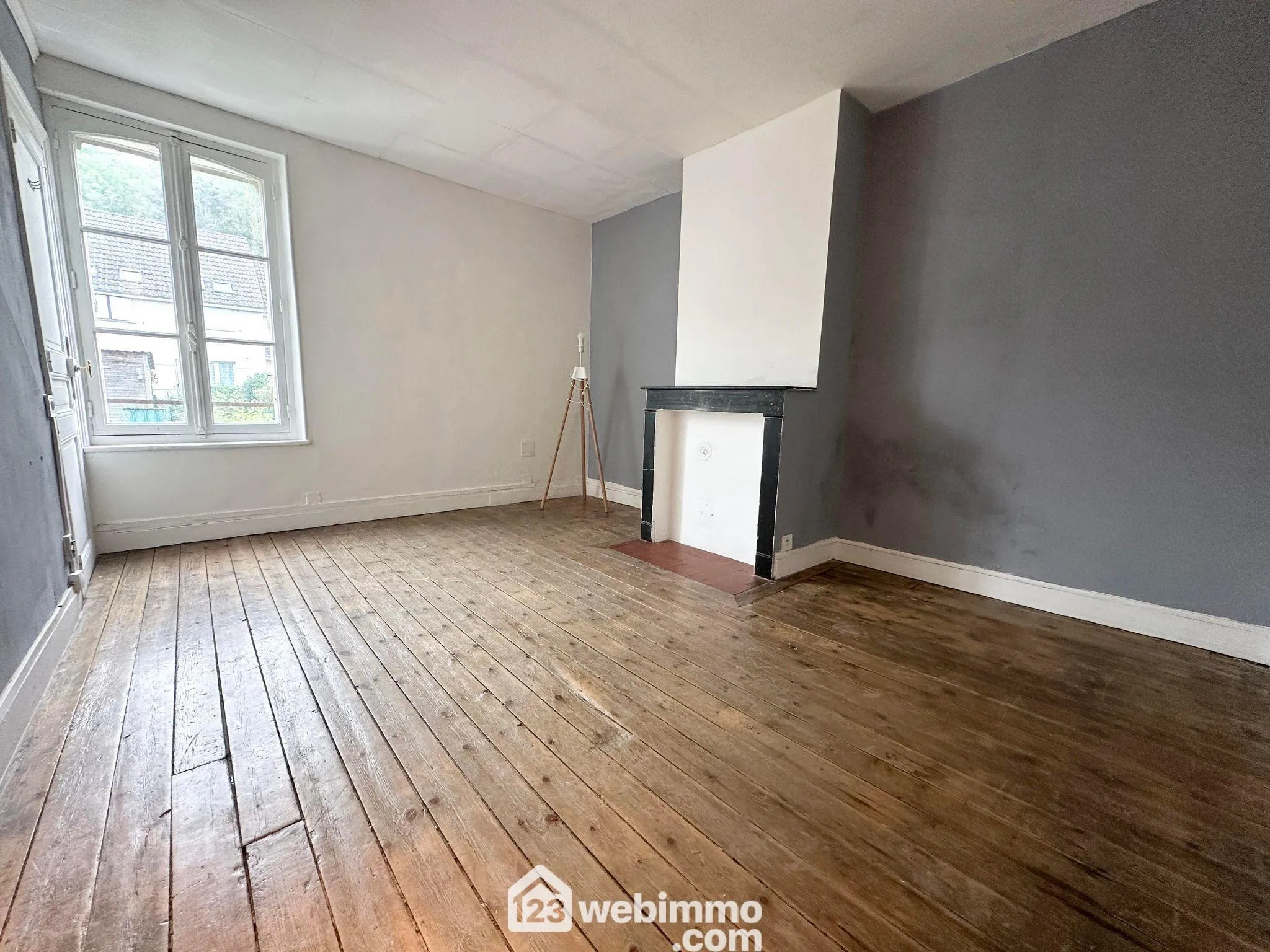 Maison de ville rénovée de 78 m² à Laon, idéale pour achat ou investissement 