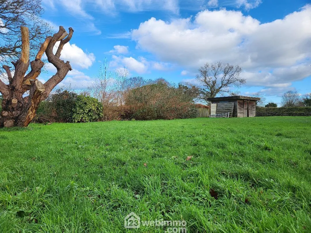 Terrain constructible de 500 m² à Saint-Quay-Perrros, proche port 