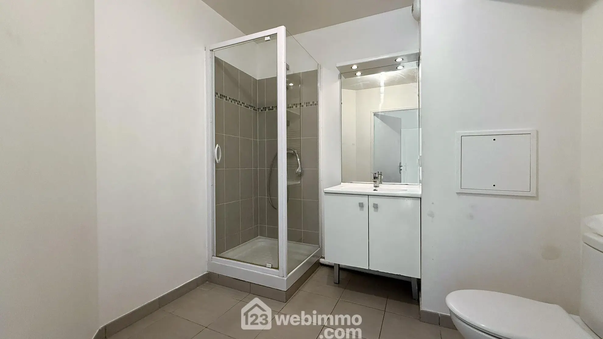 Appartement 2 pièces avec balcon à Sucy-en-Brie – Dernier étage, vue panoramique 