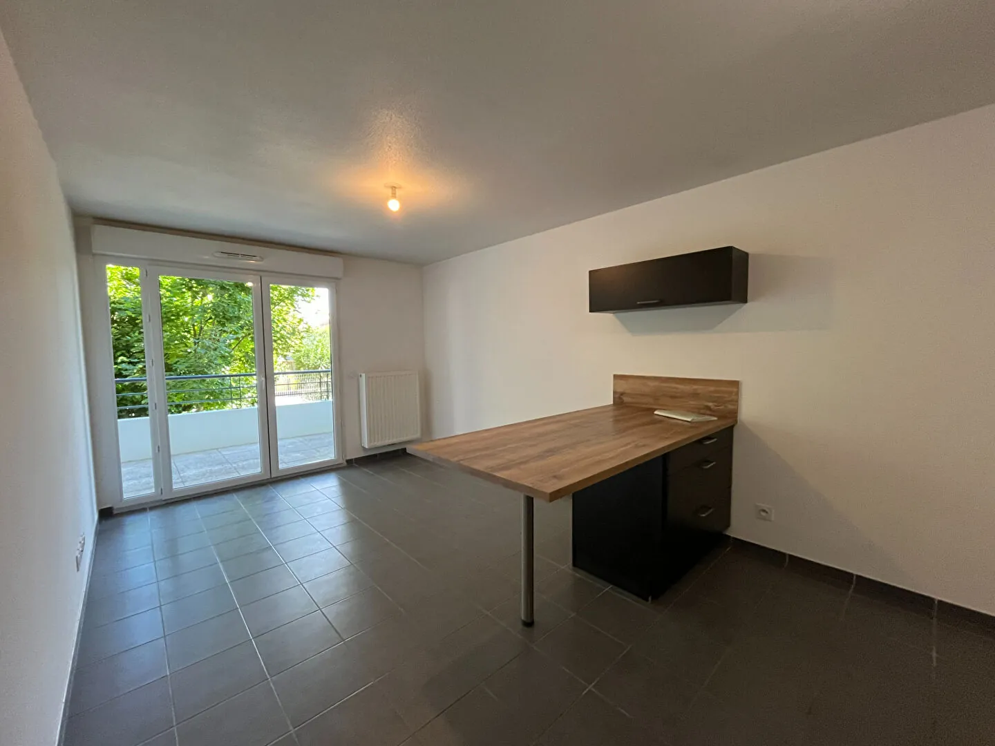 Appartement 2 pièces avec terrasse et parking à Avignon 