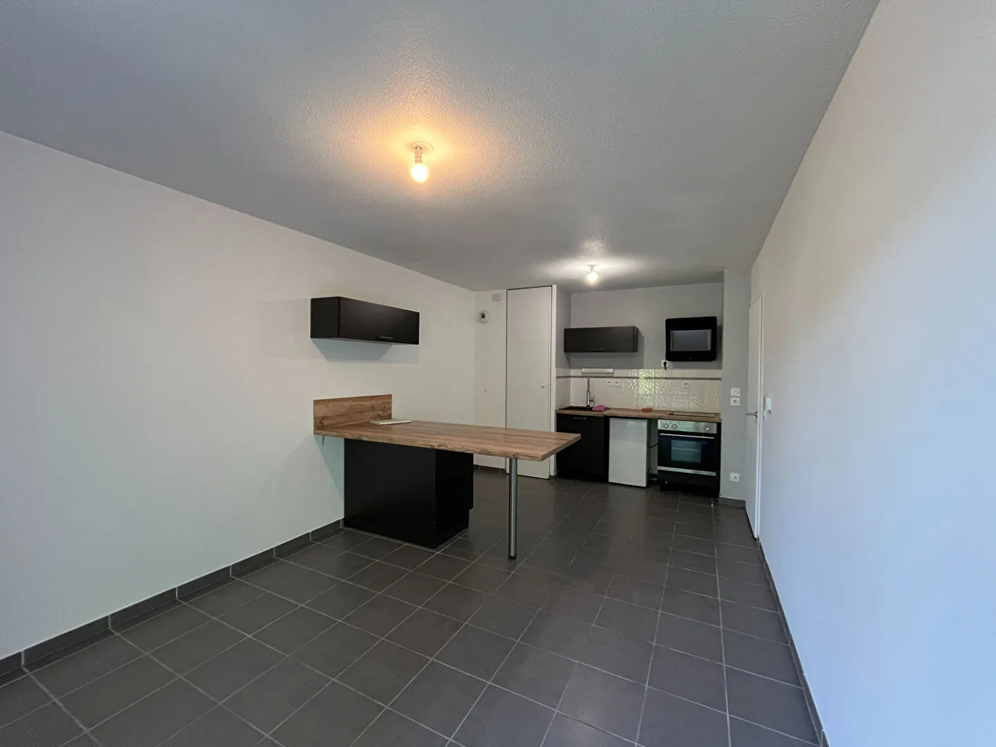 Appartement 2 pièces avec terrasse et parking à Avignon 