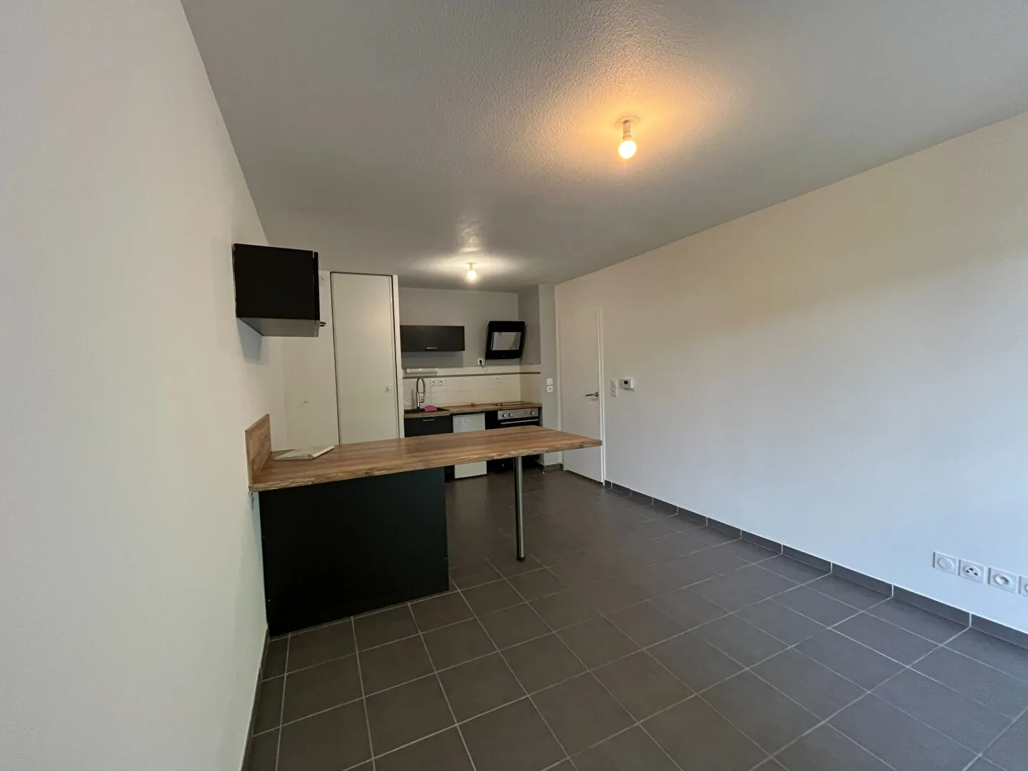 Appartement 2 pièces avec terrasse et parking à Avignon 