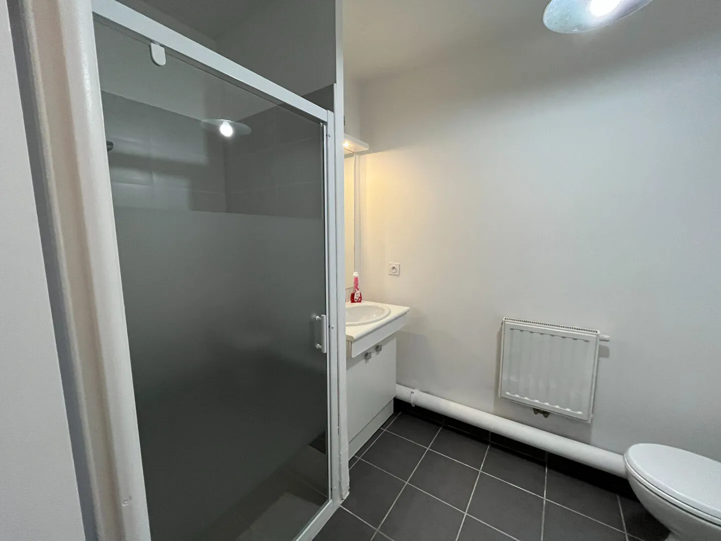 Appartement 2 pièces avec terrasse et parking à Avignon 