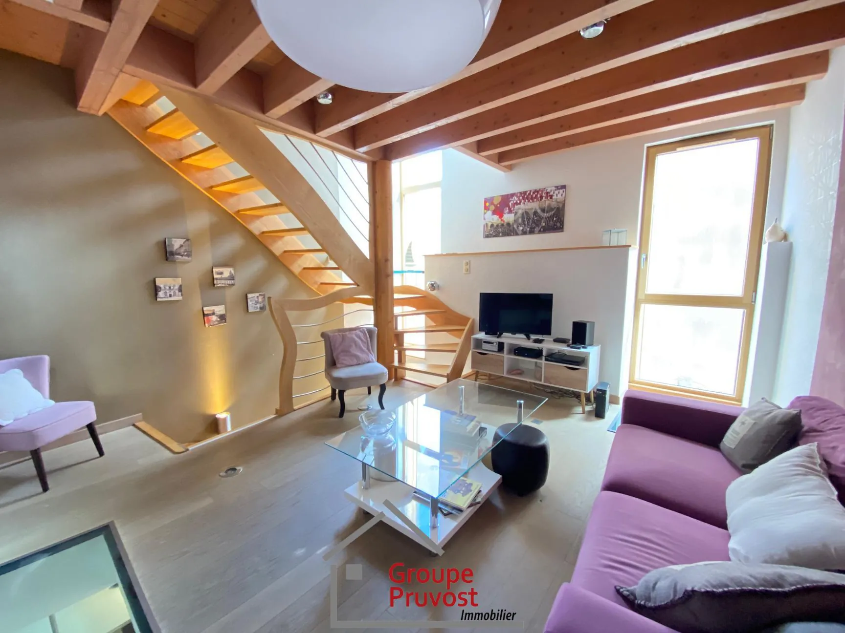 Maison de ville rénovée à Cluny avec 3 chambres, lumineuse et moderne 