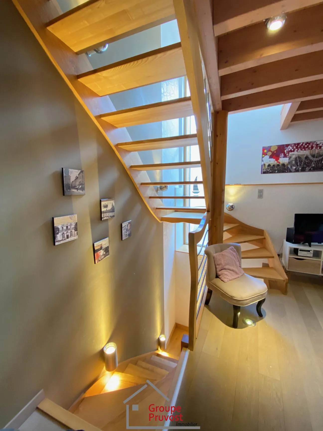 Maison de ville rénovée à Cluny avec 3 chambres, lumineuse et moderne 