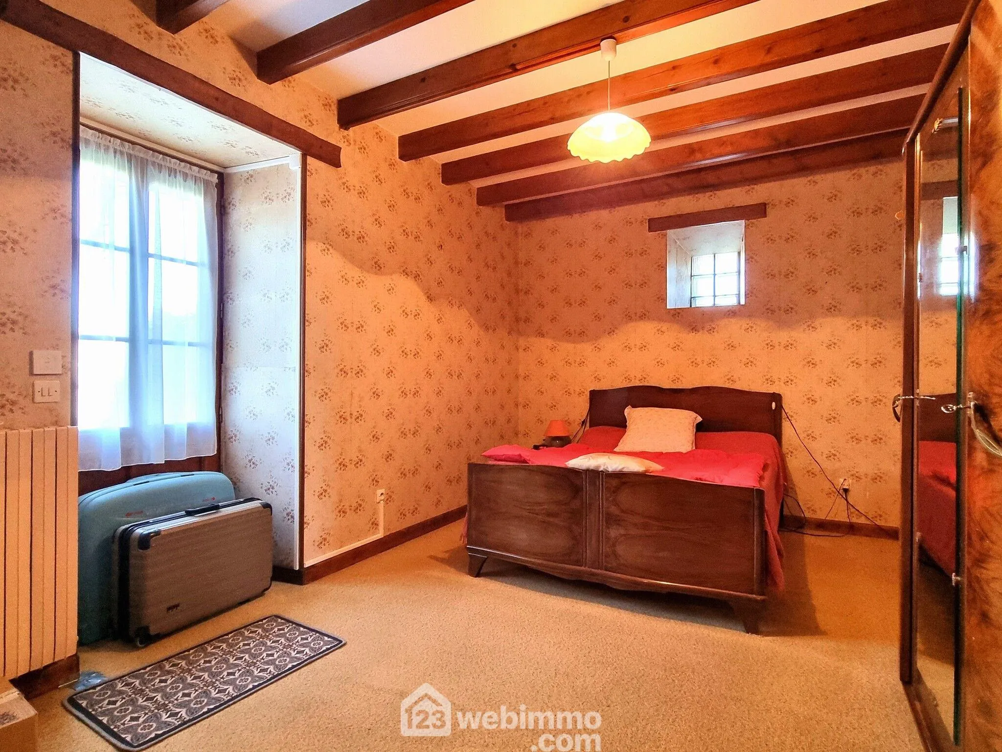 Magnifique maison longueère de 160 m2 à Pamproux avec terrain arboré 