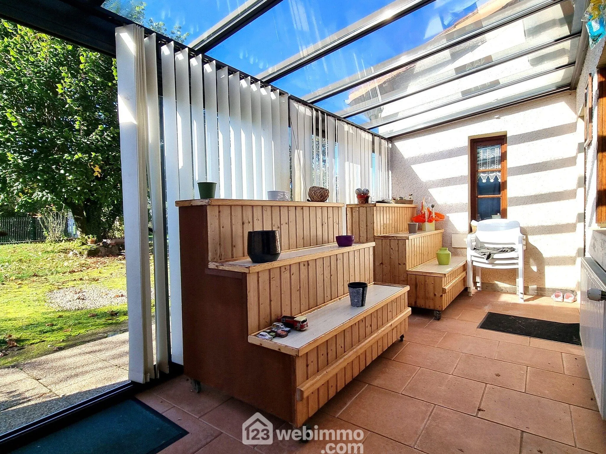 Magnifique maison longueère de 160 m2 à Pamproux avec terrain arboré 