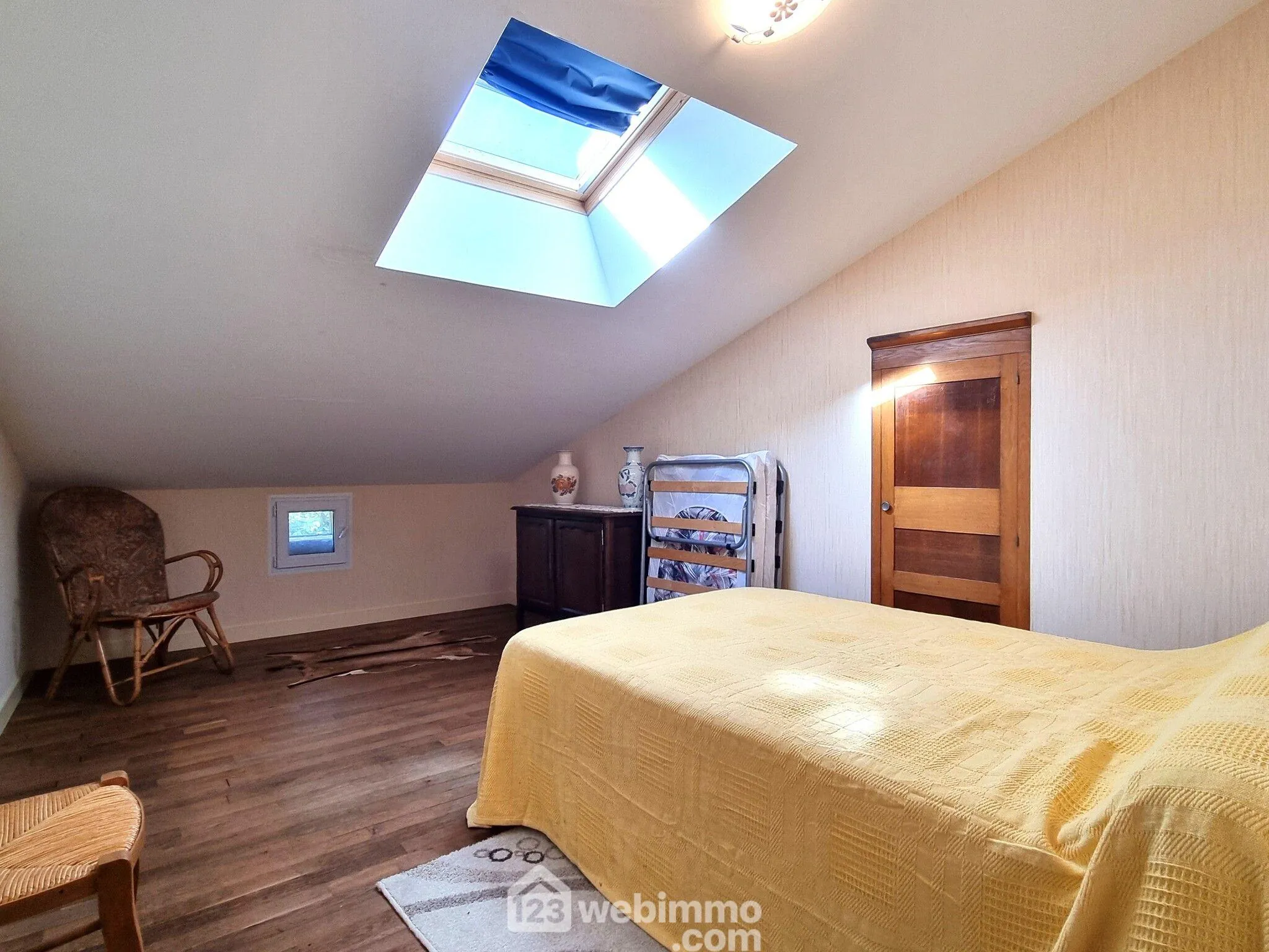 Magnifique maison longueère de 160 m2 à Pamproux avec terrain arboré 