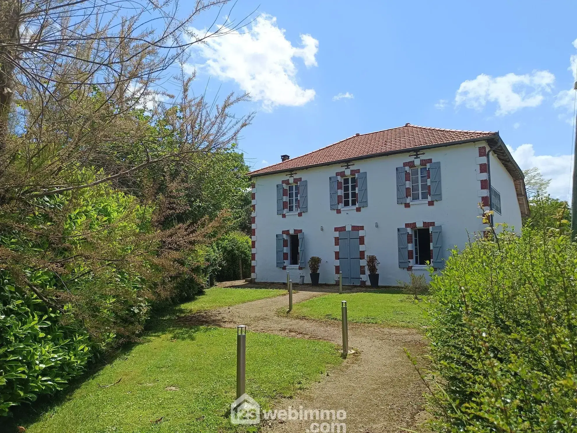 Belle maison à Brassempouy avec grand volume et terrain de 2524 m²