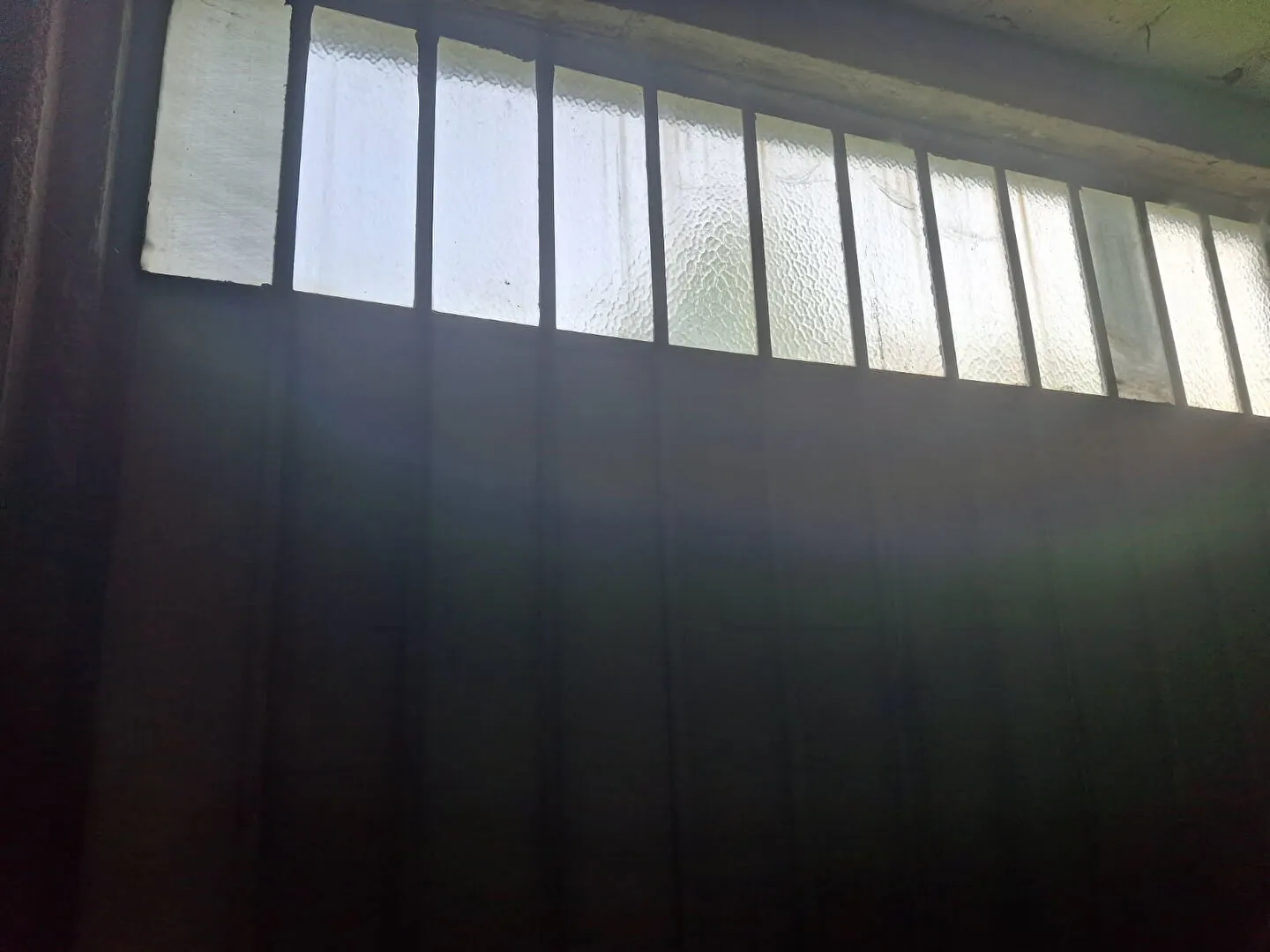 Dépôt de 265 m² à Saint Ferréol d'Auroure pour artisans et stockage 