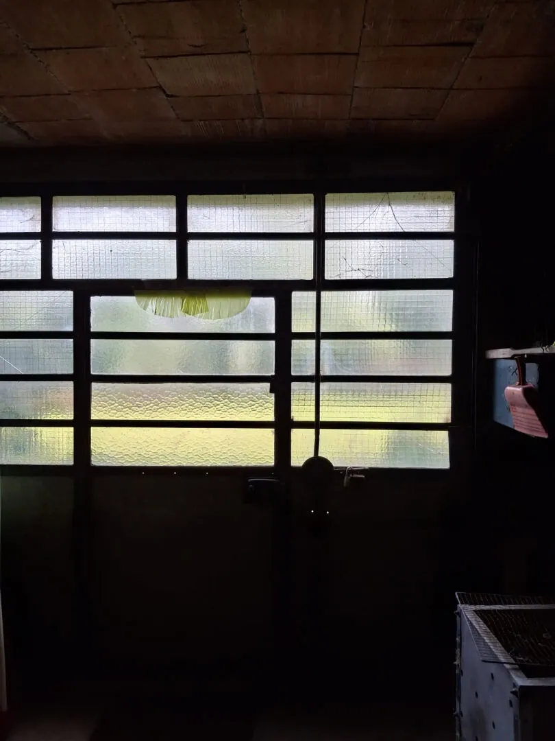 Dépôt de 265 m² à Saint Ferréol d'Auroure pour artisans et stockage 