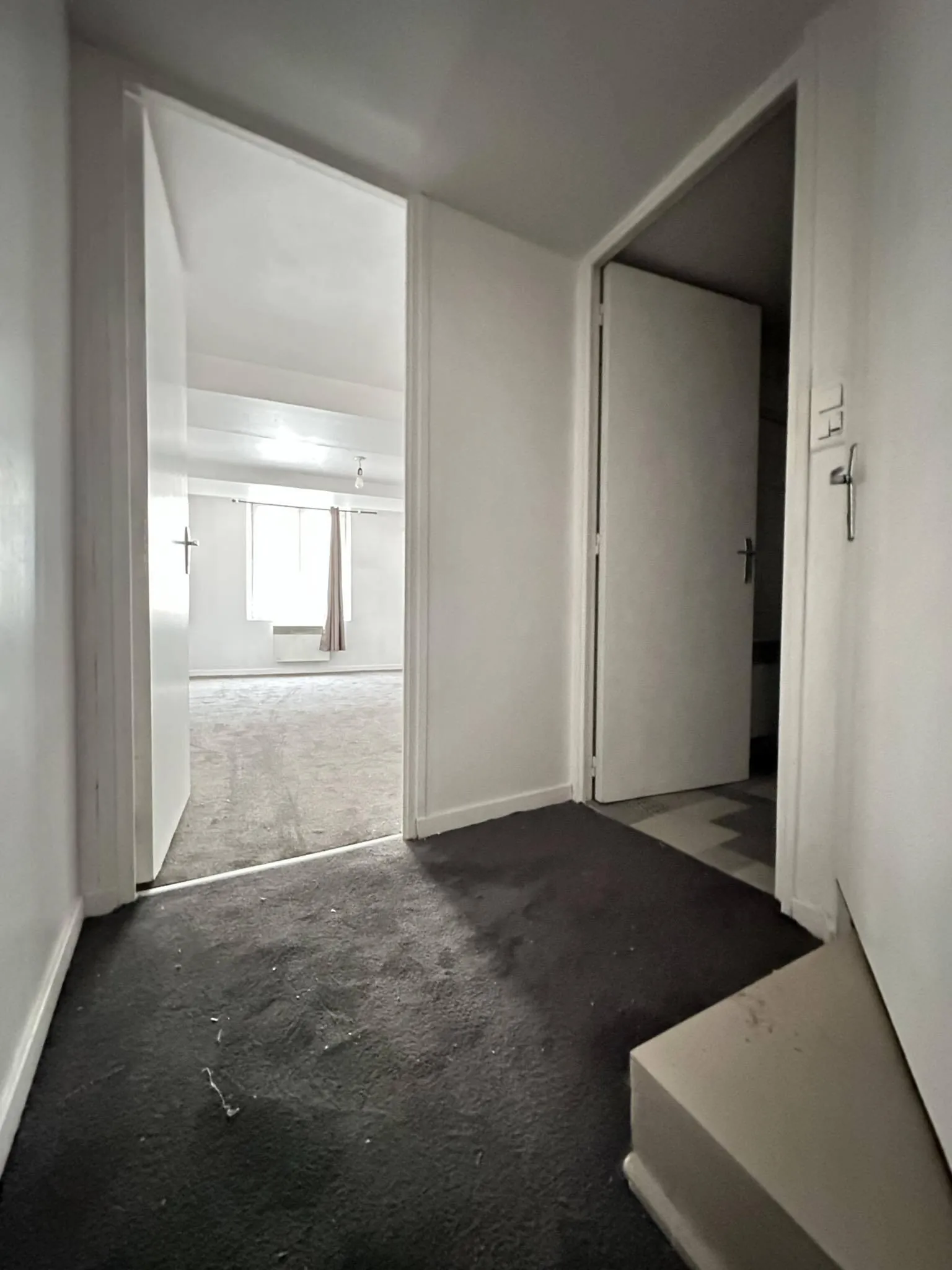 Maison de ville à Laon de 52 m² avec potentiel, cave et grenier aménageable 