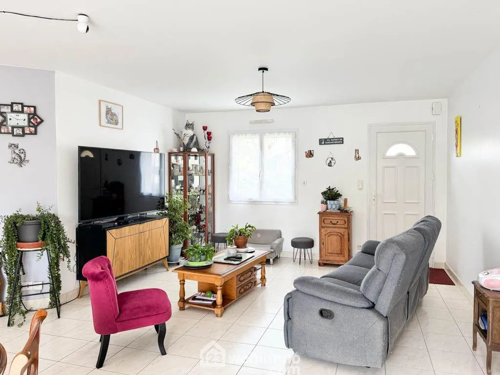 Maison à Loublande de 83m² avec 3 chambres et terrain de 1230 m² 