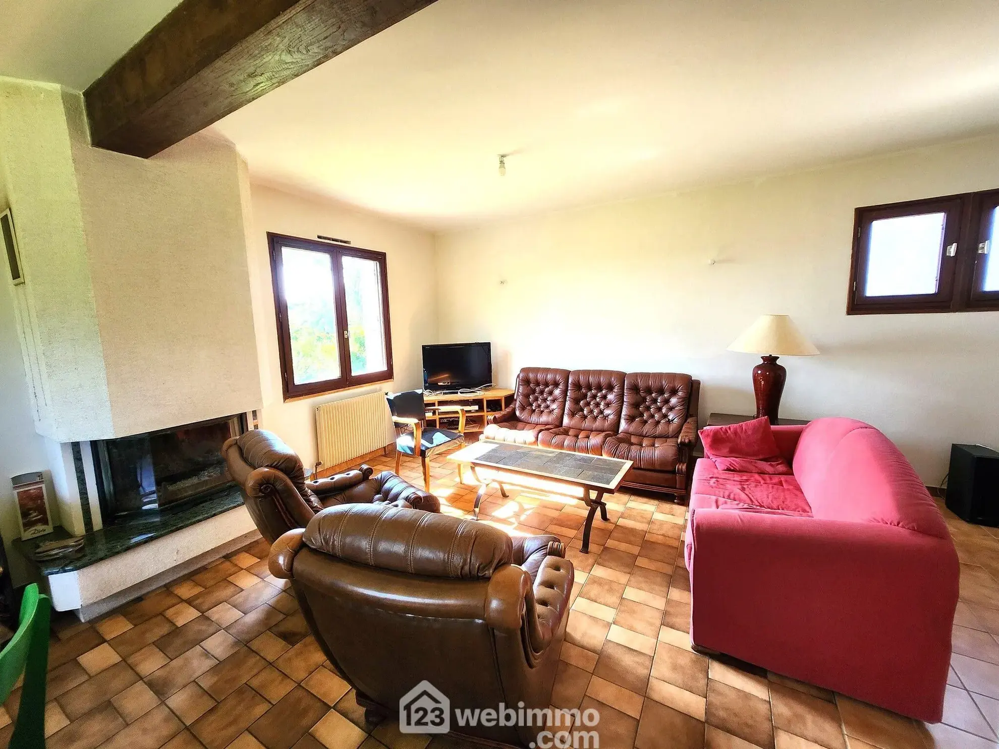 Maison à vendre de 104m² à Pleumeur-Bodou avec grand terrain en secteur paisible 