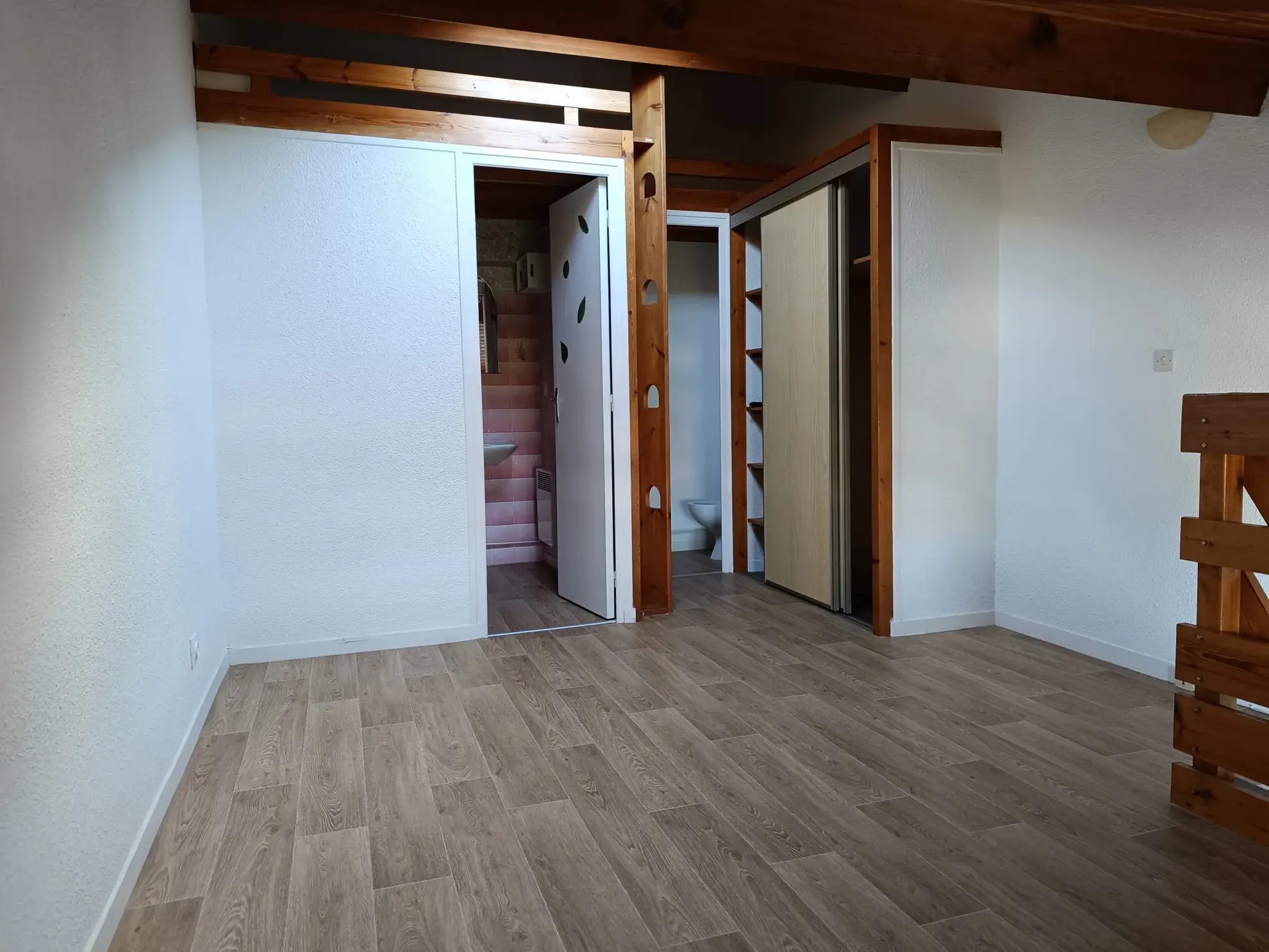 Appartement T2 en duplex avec balcon, parking privé à Meschers-sur-Gironde 