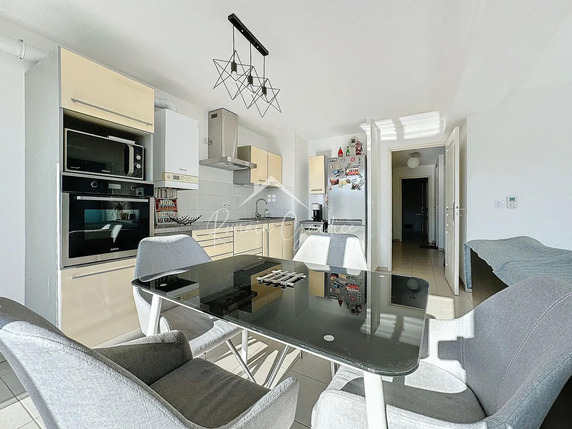 Appartement F3 de 66 m² avec jardin privé et parking à Millau 