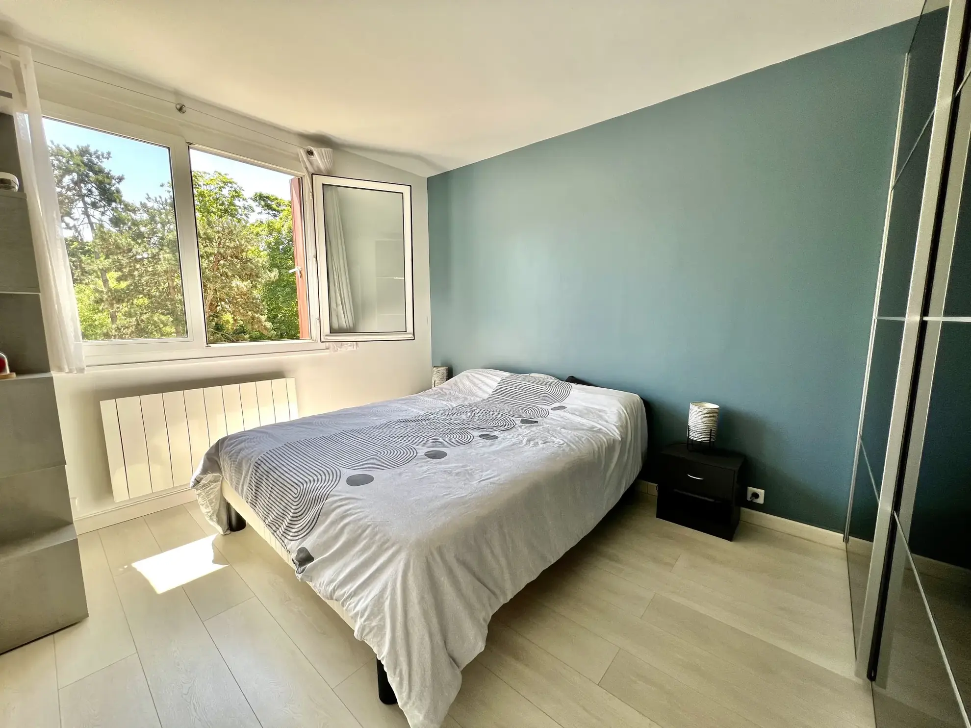 Appartement 3 pièces lumineux à Bièvres avec parking et cave - Résidence sécurisée 