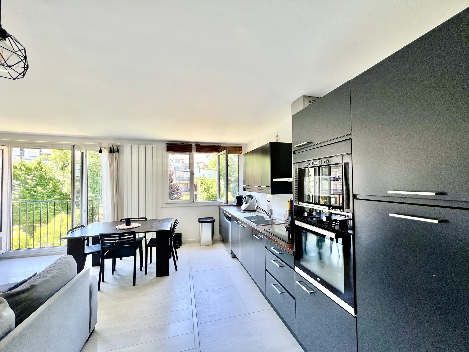 Appartement 3 pièces lumineux à Bièvres avec parking et cave - Résidence sécurisée 