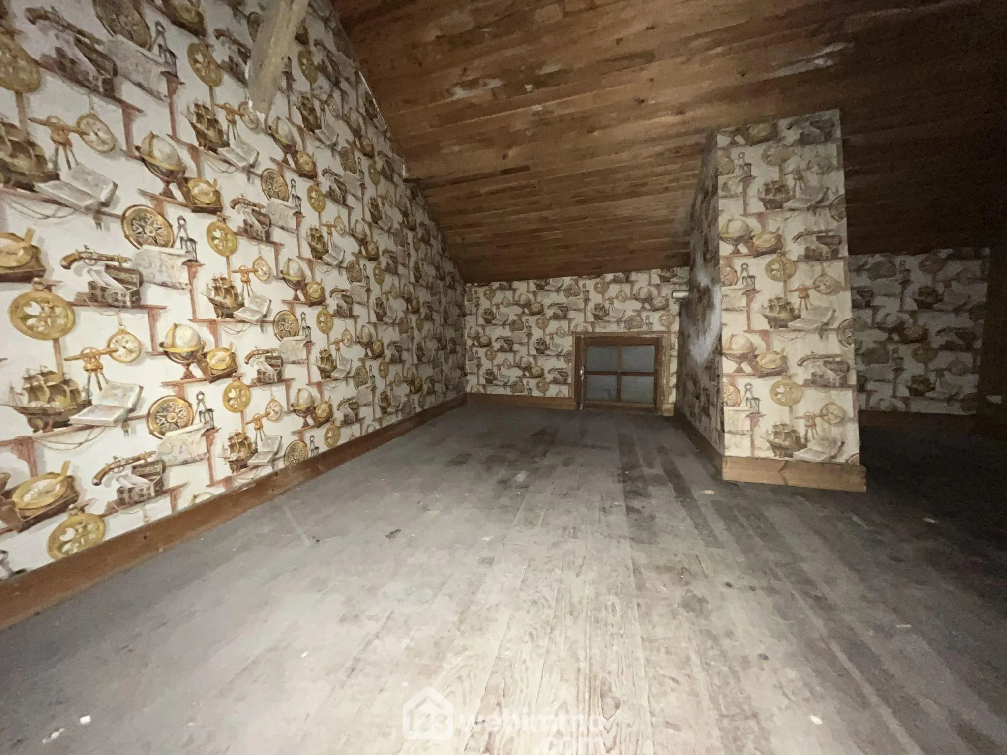 Local commercial de 50 m² à vendre à Listrac-Médoc avec grande vitrine 