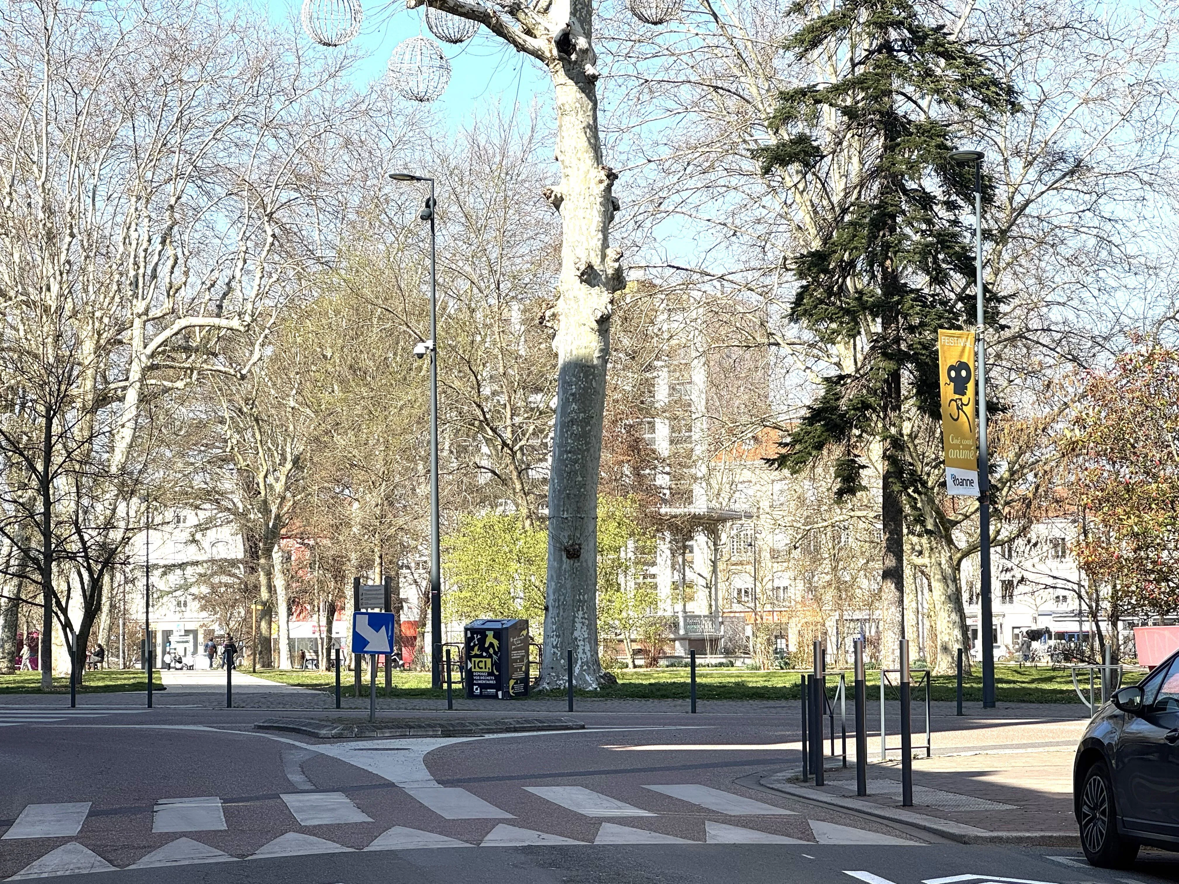 Charmante maison de ville de 90 m² au cœur de Roanne, idéale pour habitation ou commerce 