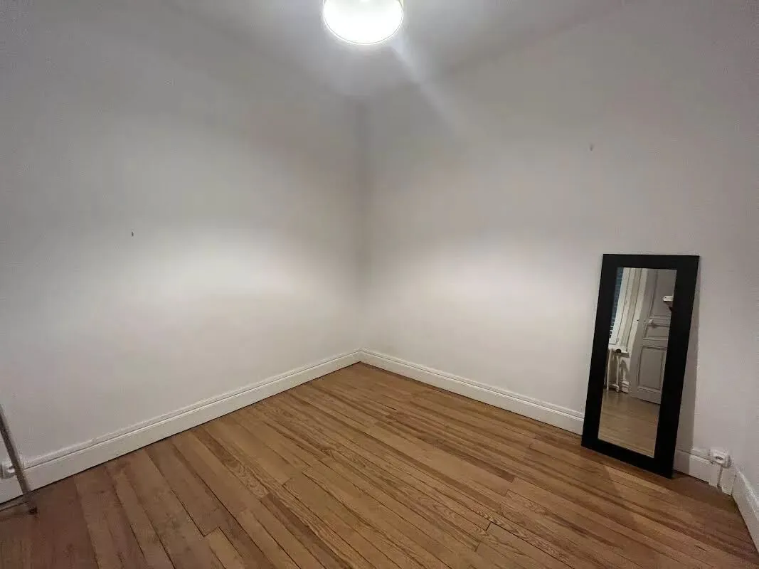 Charmante maison de ville de 90 m² au cœur de Roanne, idéale pour habitation ou commerce 