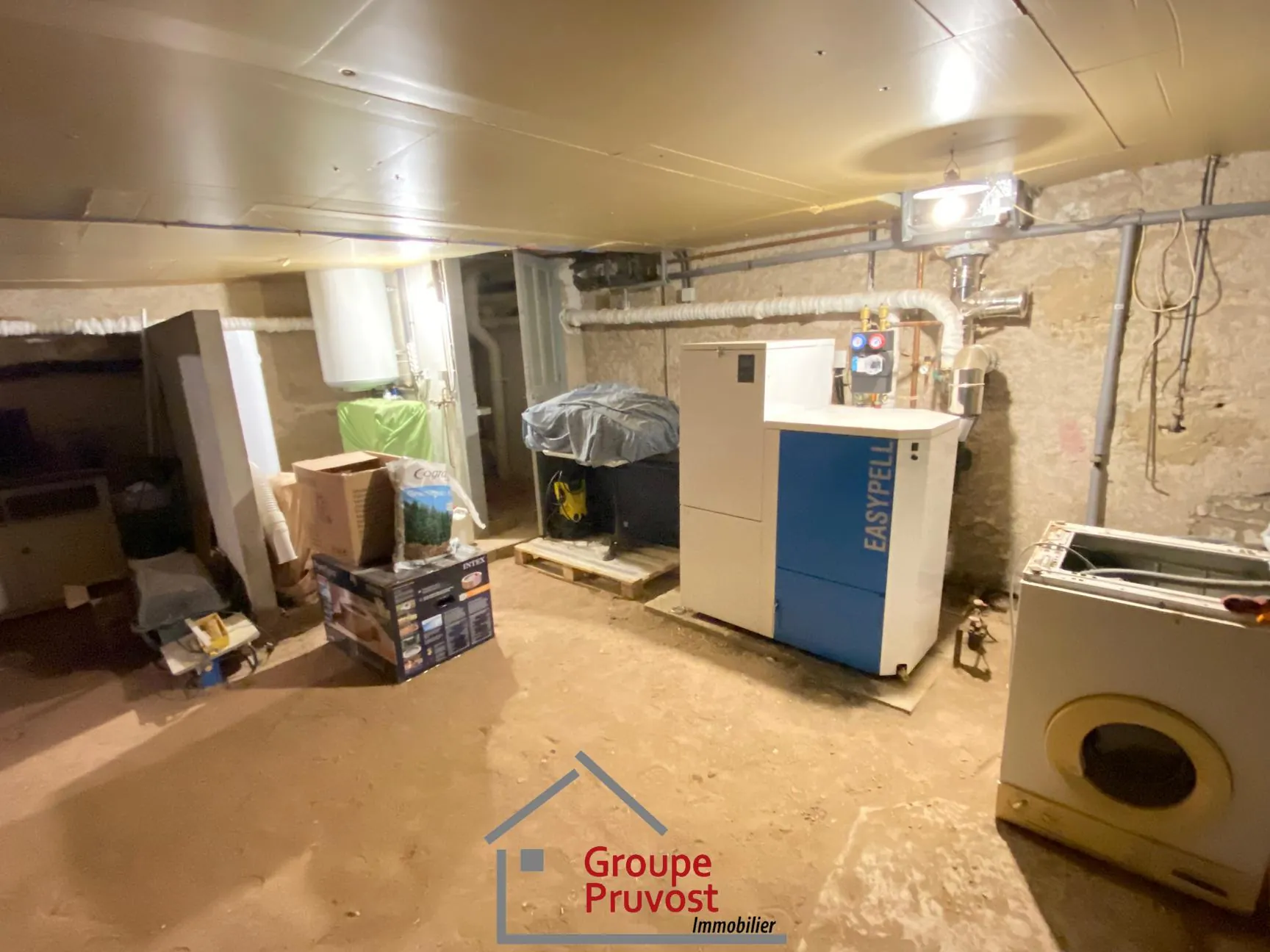 Maison en pierre avec dépendance et jardin à Cluny, à 6 km 