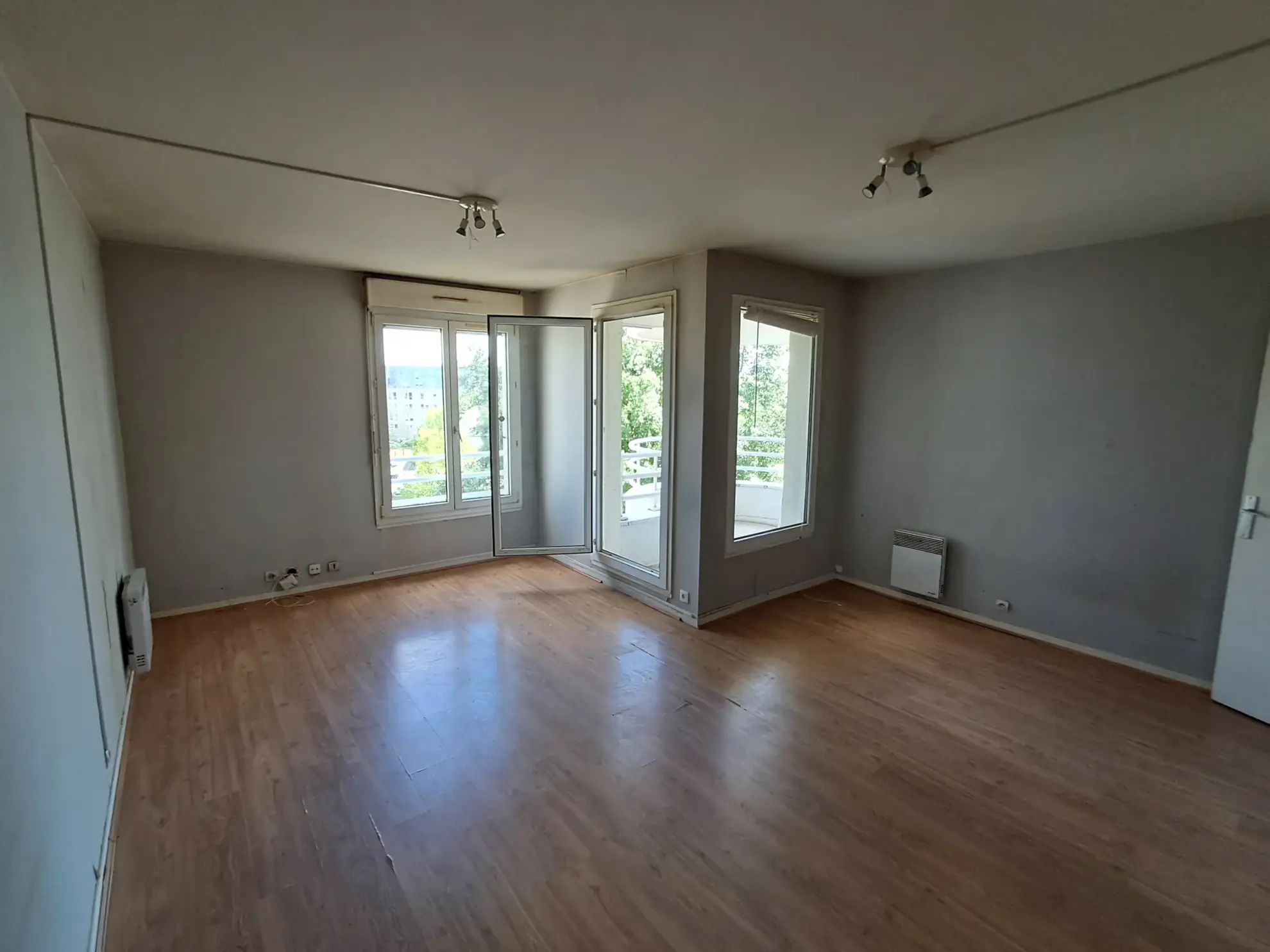 Appartement T2 de 54,66 m² à Vélizy-Villacoublay avec terrasse et stationnement