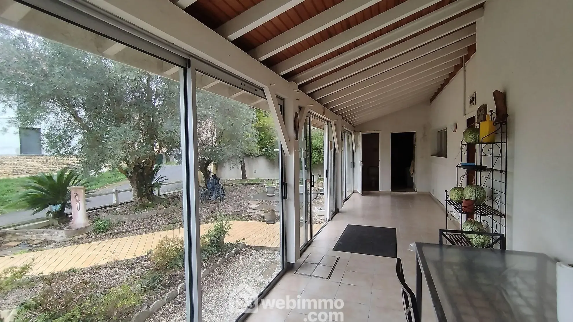 Belle maison de 220 m² avec dépendances, terrain de 7100 m² près de Pau et Compostelle 