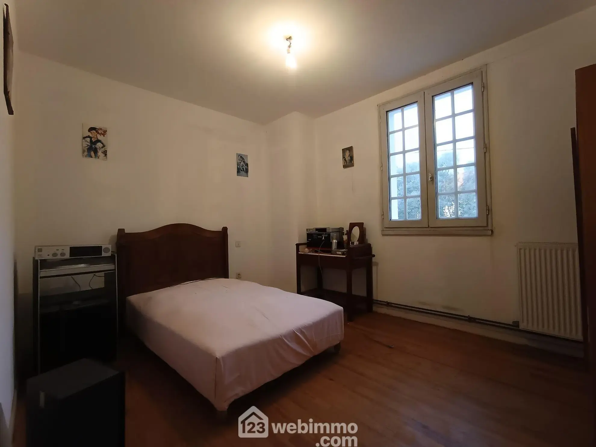 Belle maison de 220 m² avec dépendances, terrain de 7100 m² près de Pau et Compostelle 