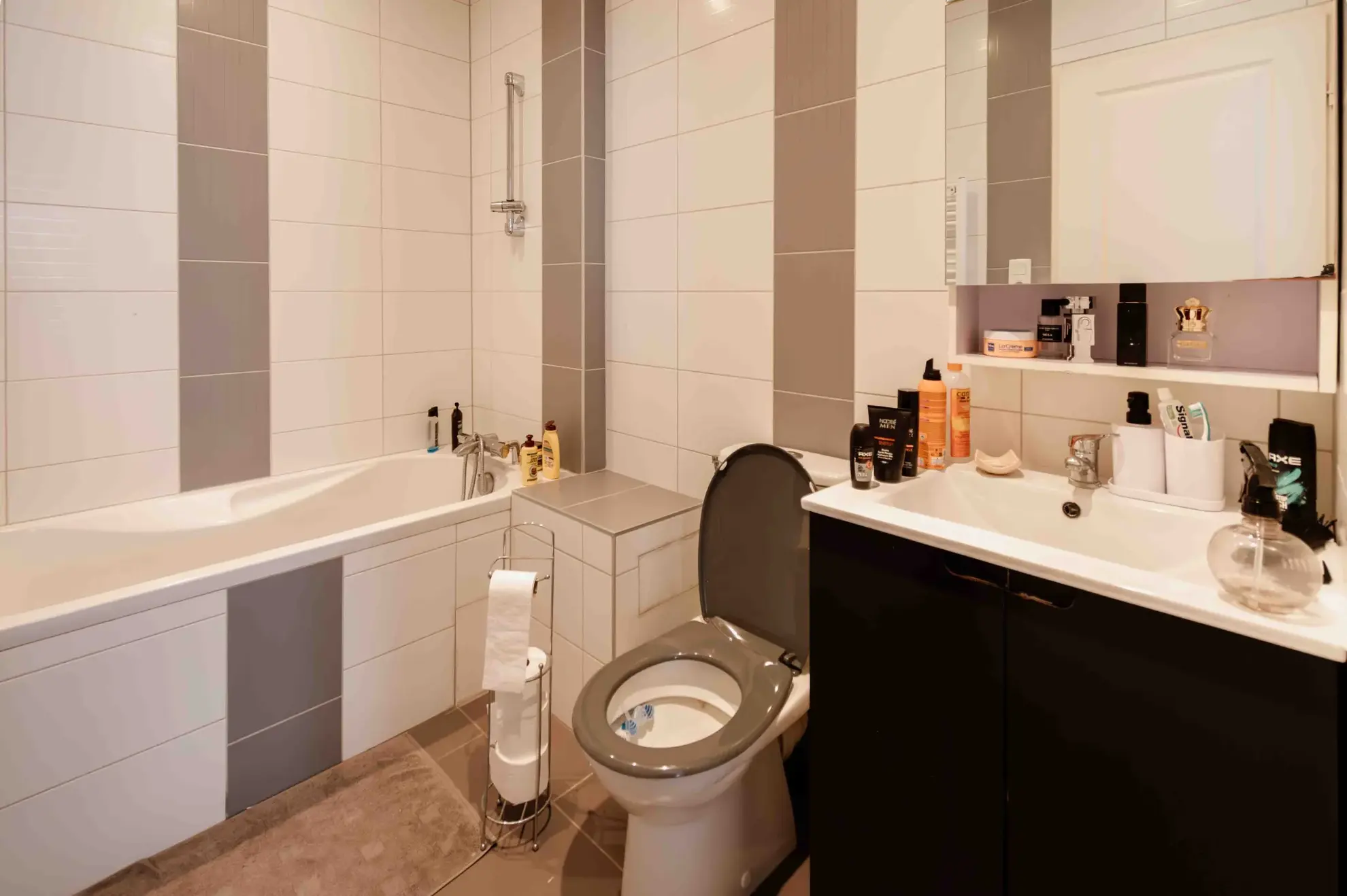 Appartement de type 2 rénové avec cave et ascenseur à Pontarlier 