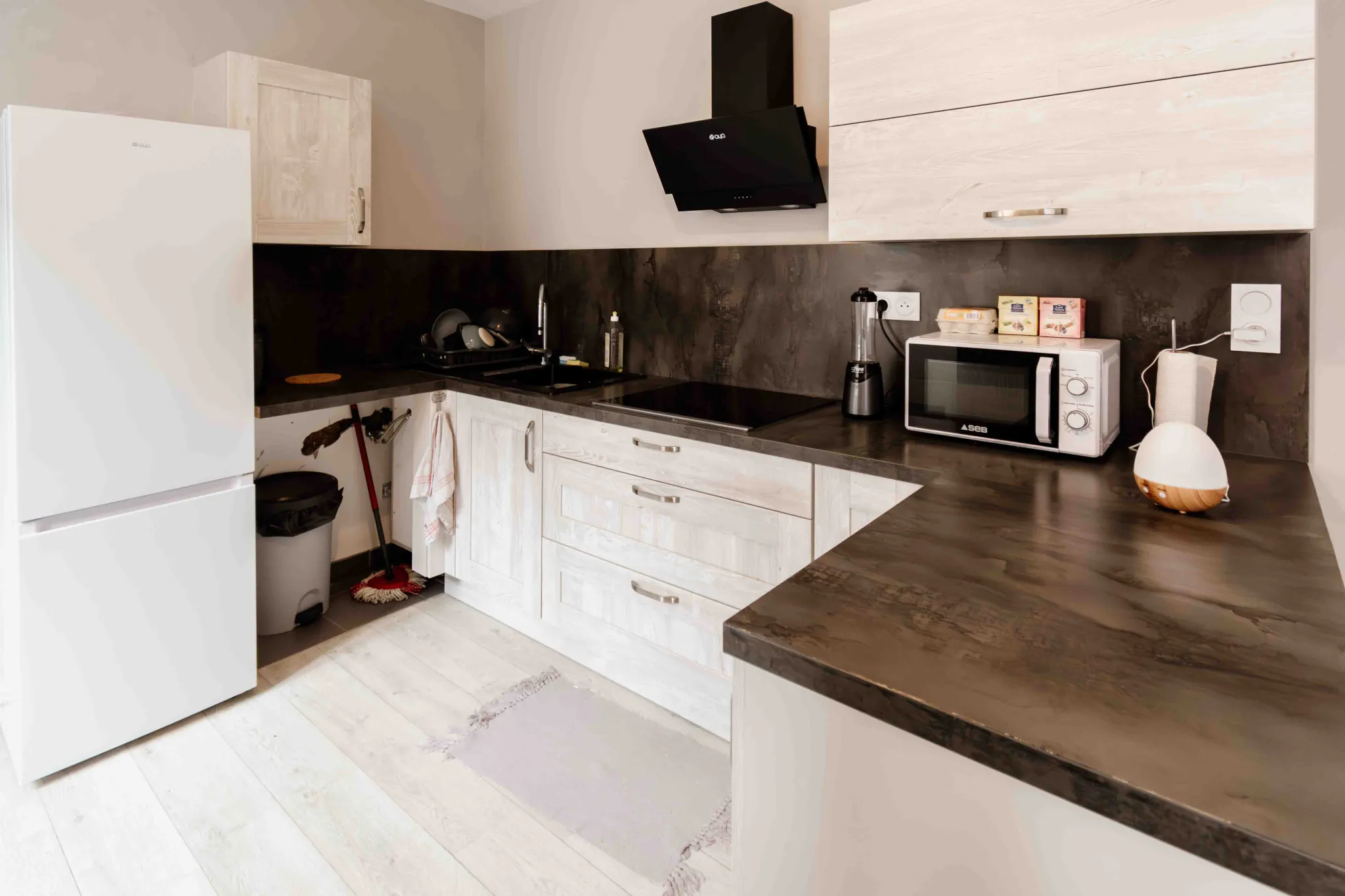 Appartement de type 2 rénové avec cave et ascenseur à Pontarlier 